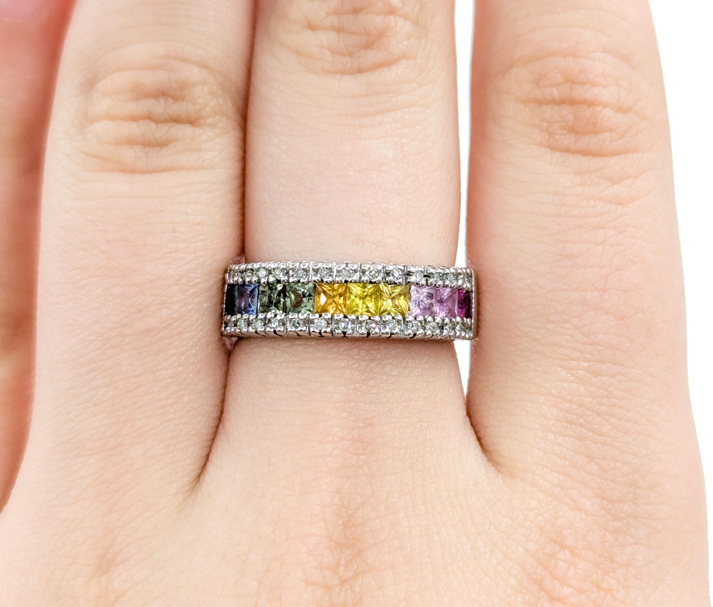 Regenbogenfarbener Saphir- und Diamantring aus Weißgold (Zeitgenössisch)