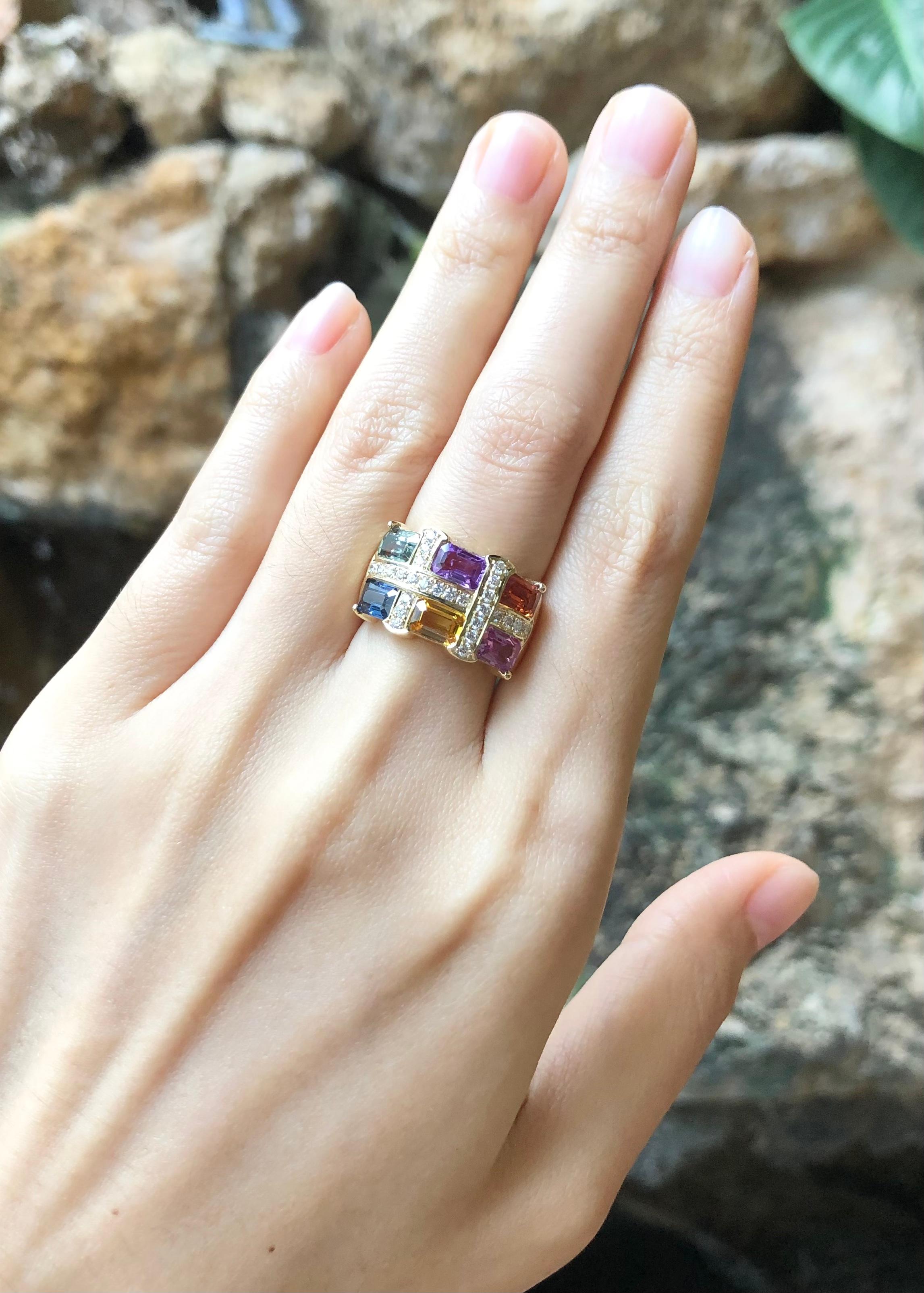 Zaffiro color arcobaleno da 3,74 carati e anello con diamante da 0,32 carati con montatura in oro 18 carati

Larghezza:  2,0 cm 
Lunghezza: 1,2 cm
Misura dell'anello: 50
Peso totale: 13,02 grammi

