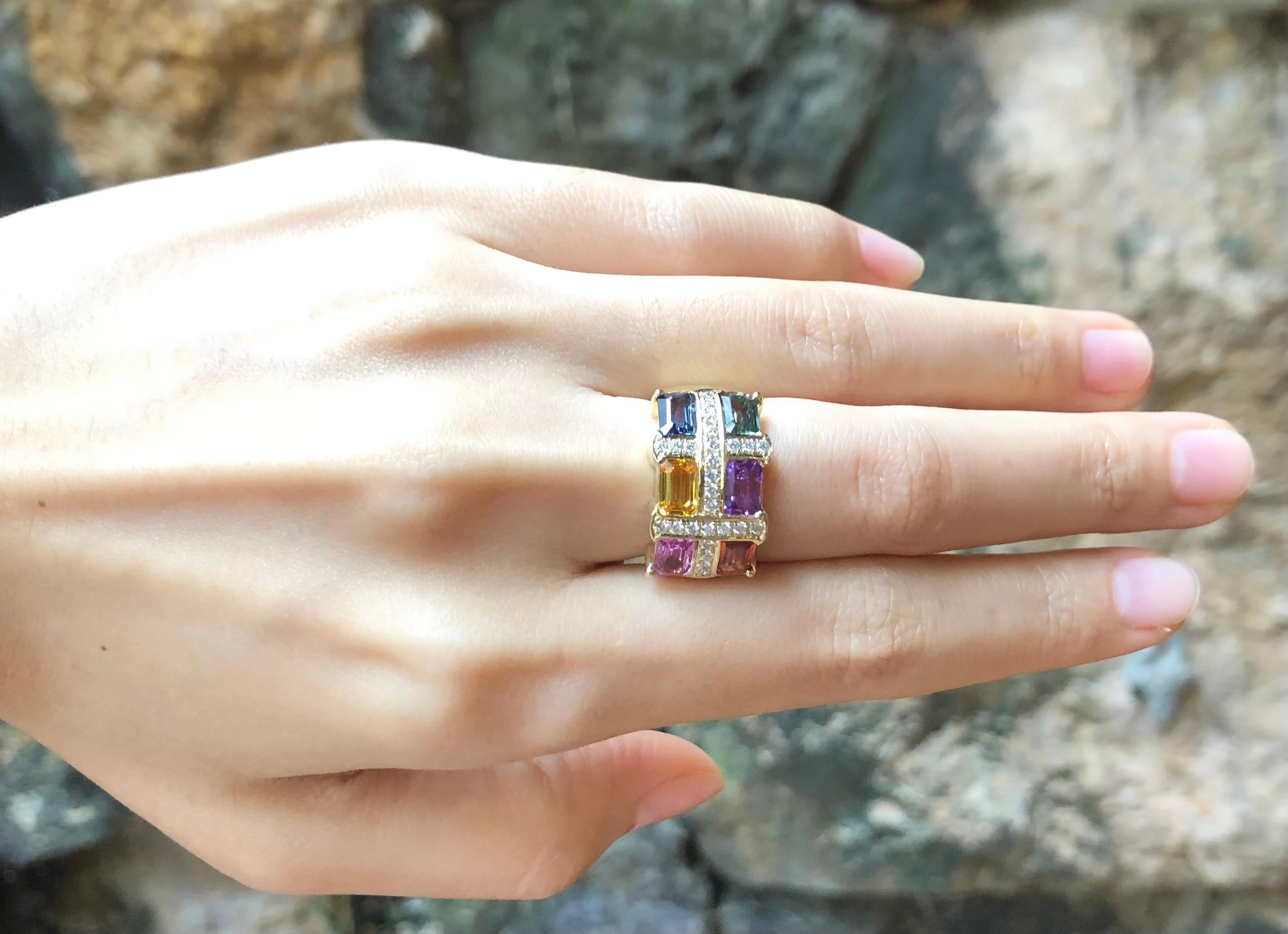 Anello con zaffiro color arcobaleno e diamanti incastonati in oro 18 carati in vendita 1