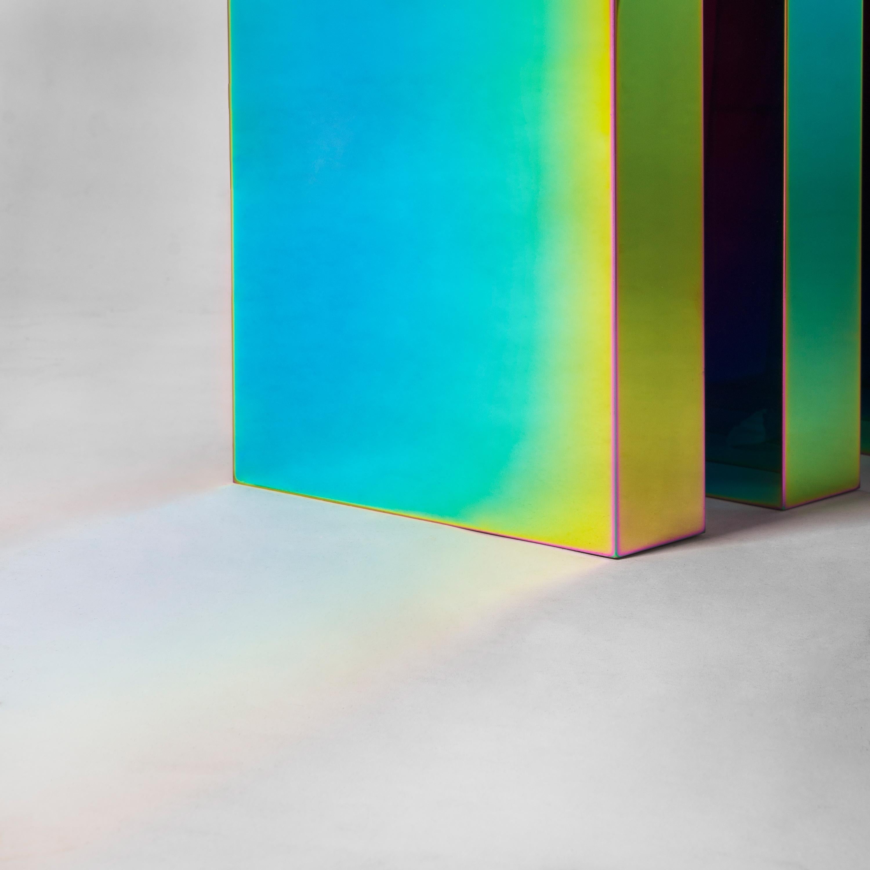 XXI secolo e contemporaneo Panca calda in acciaio inox color arcobaleno di lunghezza 'Large' di Studio A Buzao in vendita