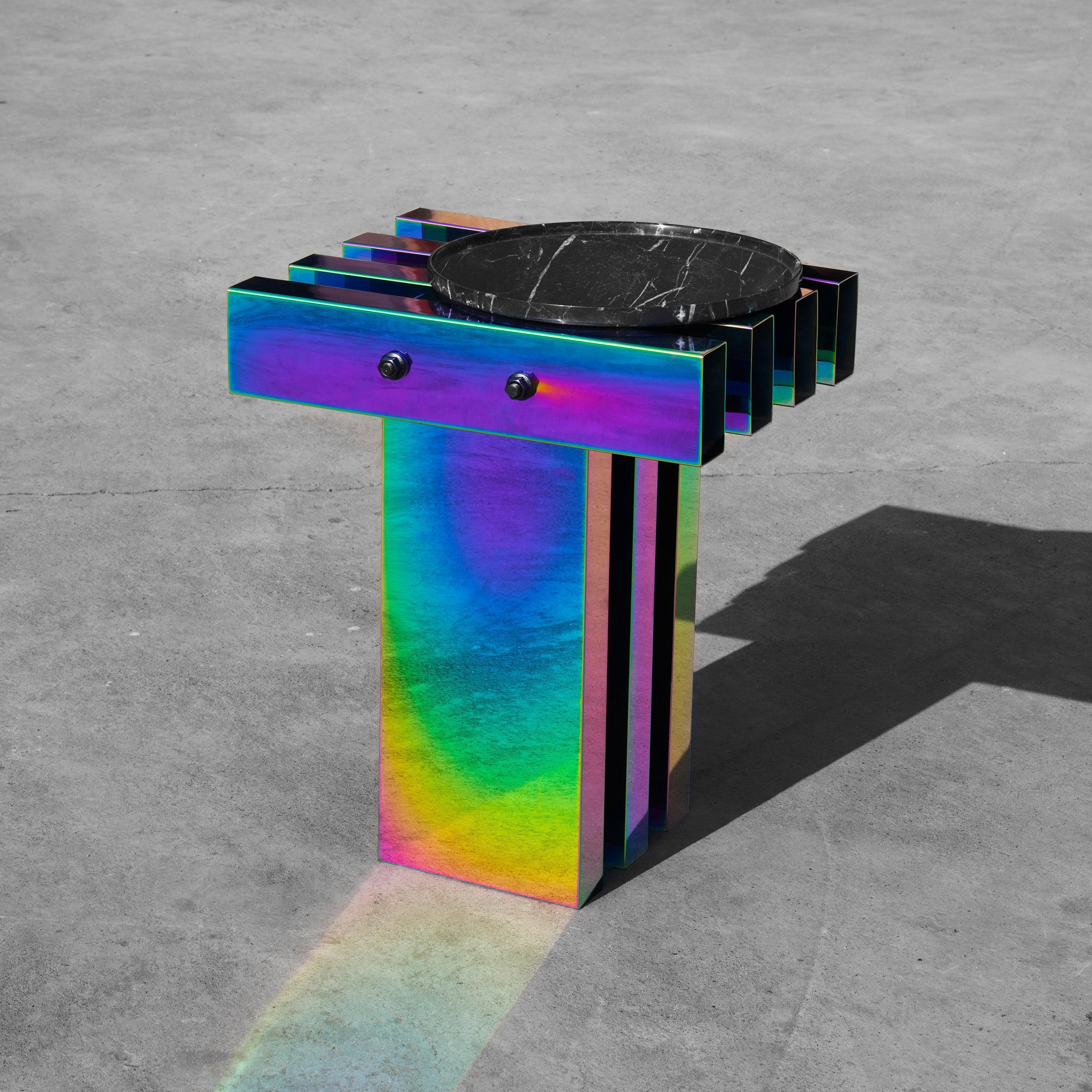 Table d'appoint Hot en acier inoxydable de couleur arc-en-ciel par Studio Buzao en vente 1
