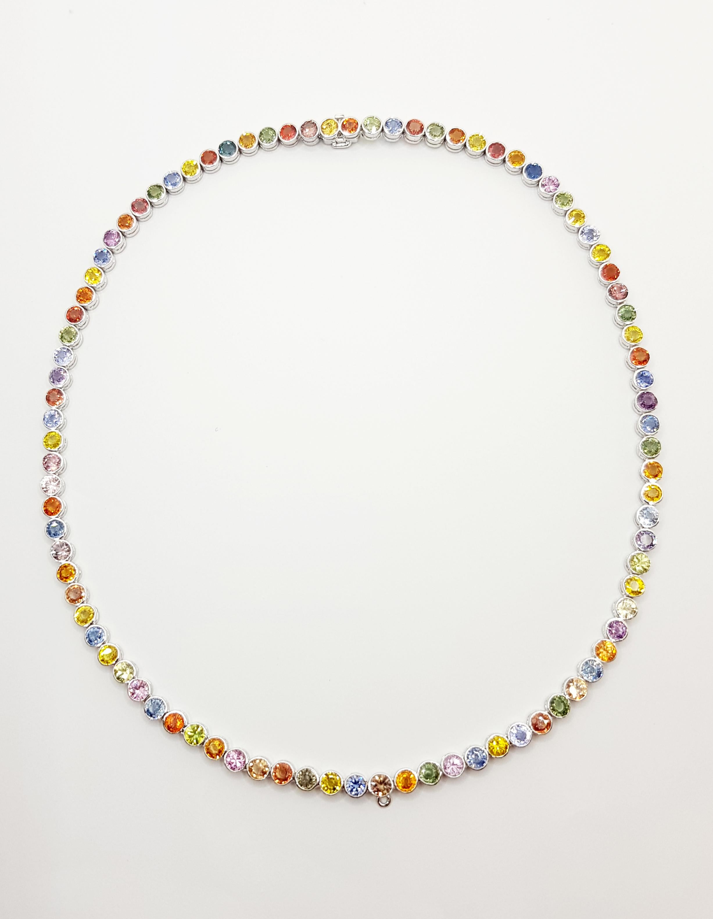 Taille ronde Couleur arc-en-ciel Saphir  Collier serti en or blanc 18 carats en vente