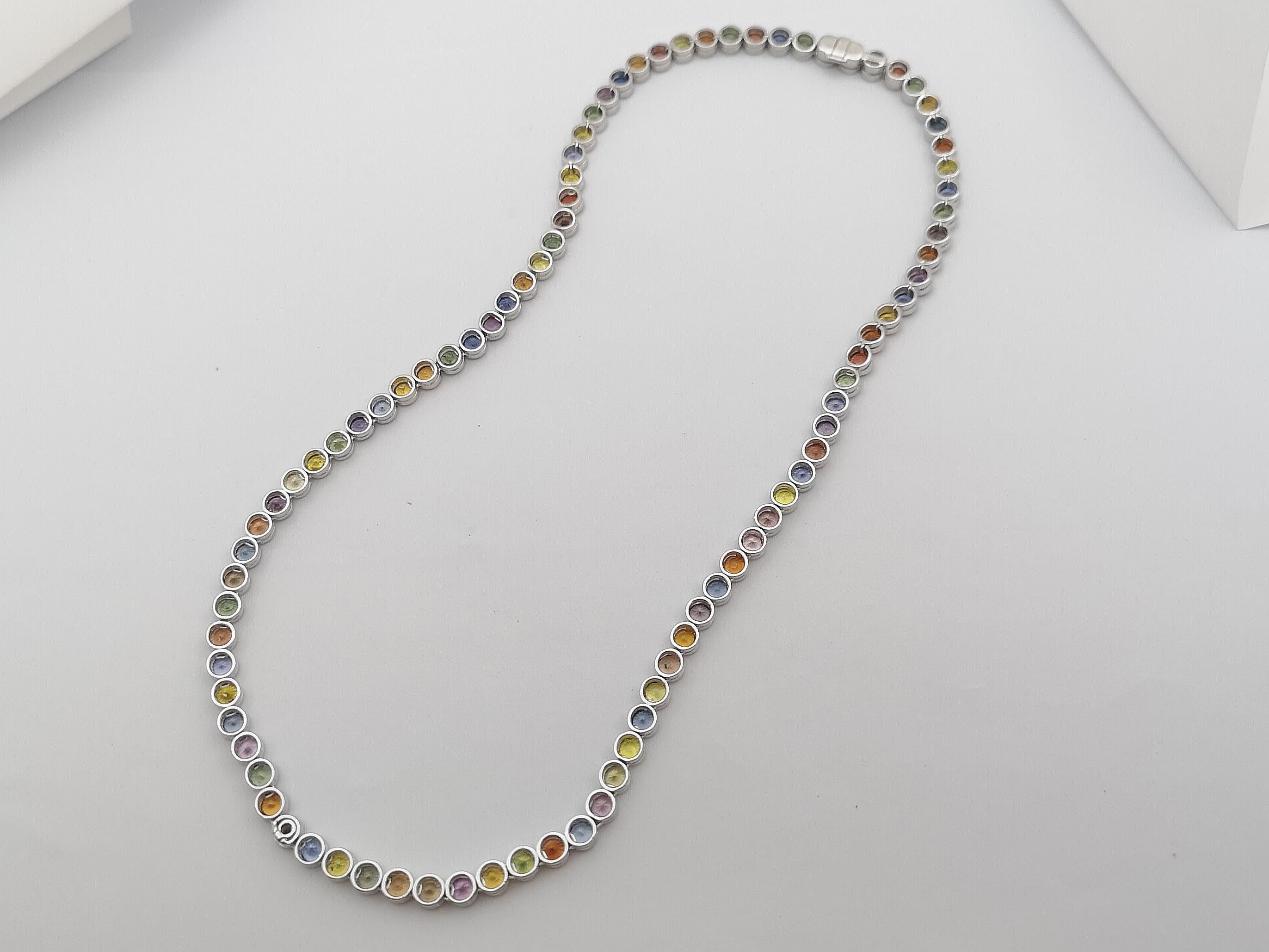 Couleur arc-en-ciel Saphir  Collier serti en or blanc 18 carats Pour femmes en vente