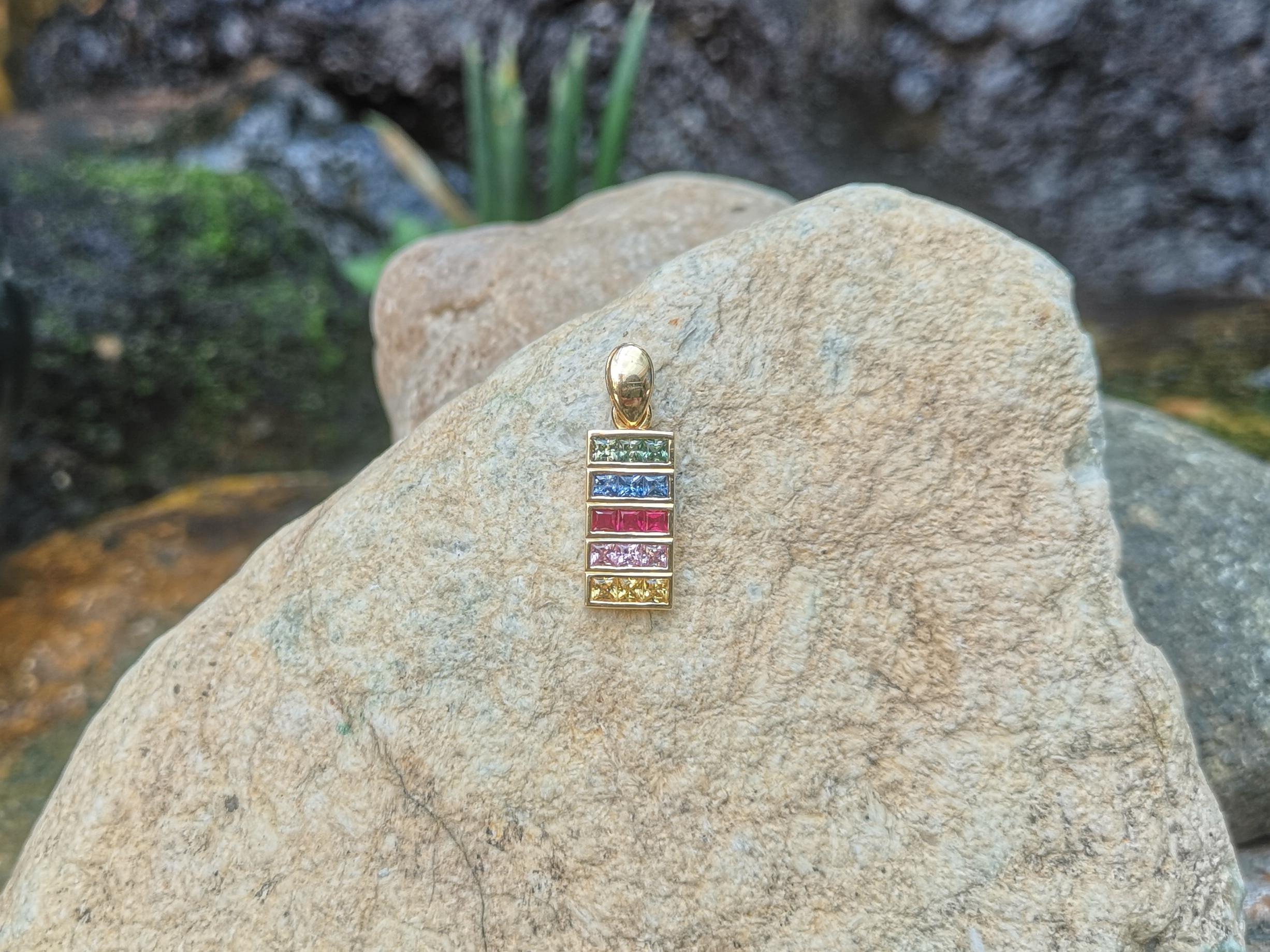 Contemporary Rainbow Colour Sapphire Pendant Set in 18 Karat Gold Settings For Sale