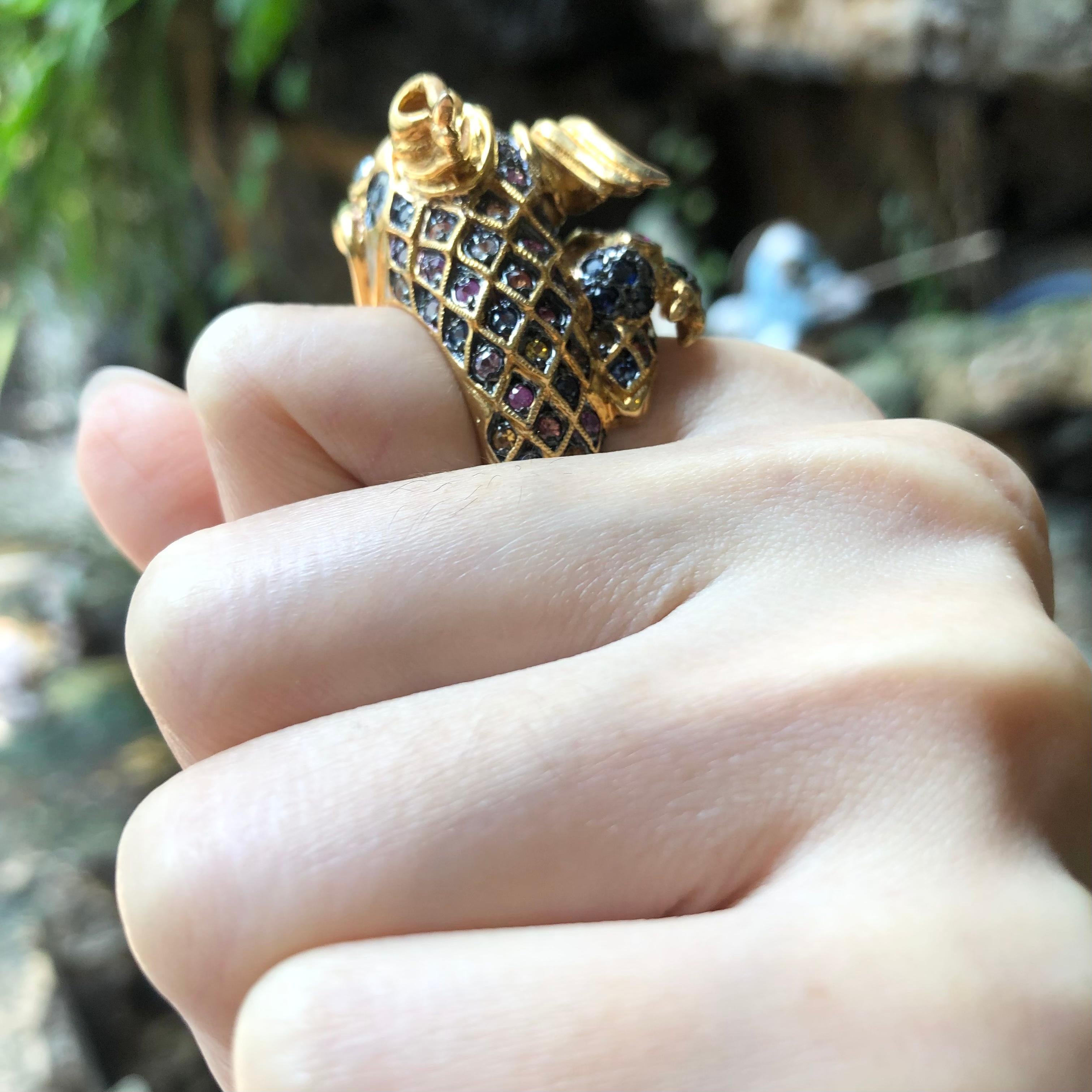 Bague en saphir de couleur arc-en-ciel sertie dans des paravents en argent en vente 1