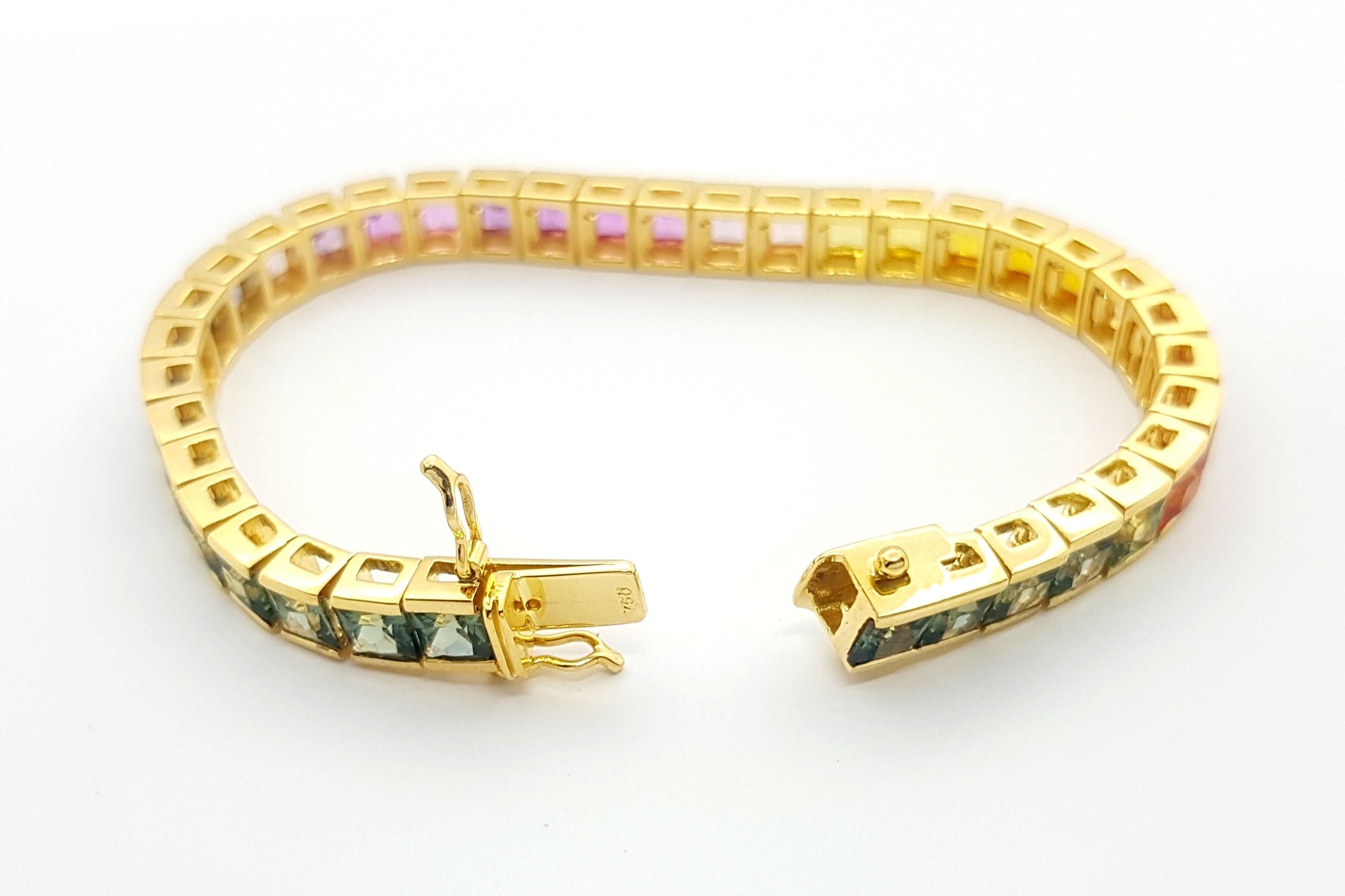 Rainbow Colour Sapphire Tennis Bracelet set in 18K Gold Settings In New Condition For Sale In Bangkok, TH