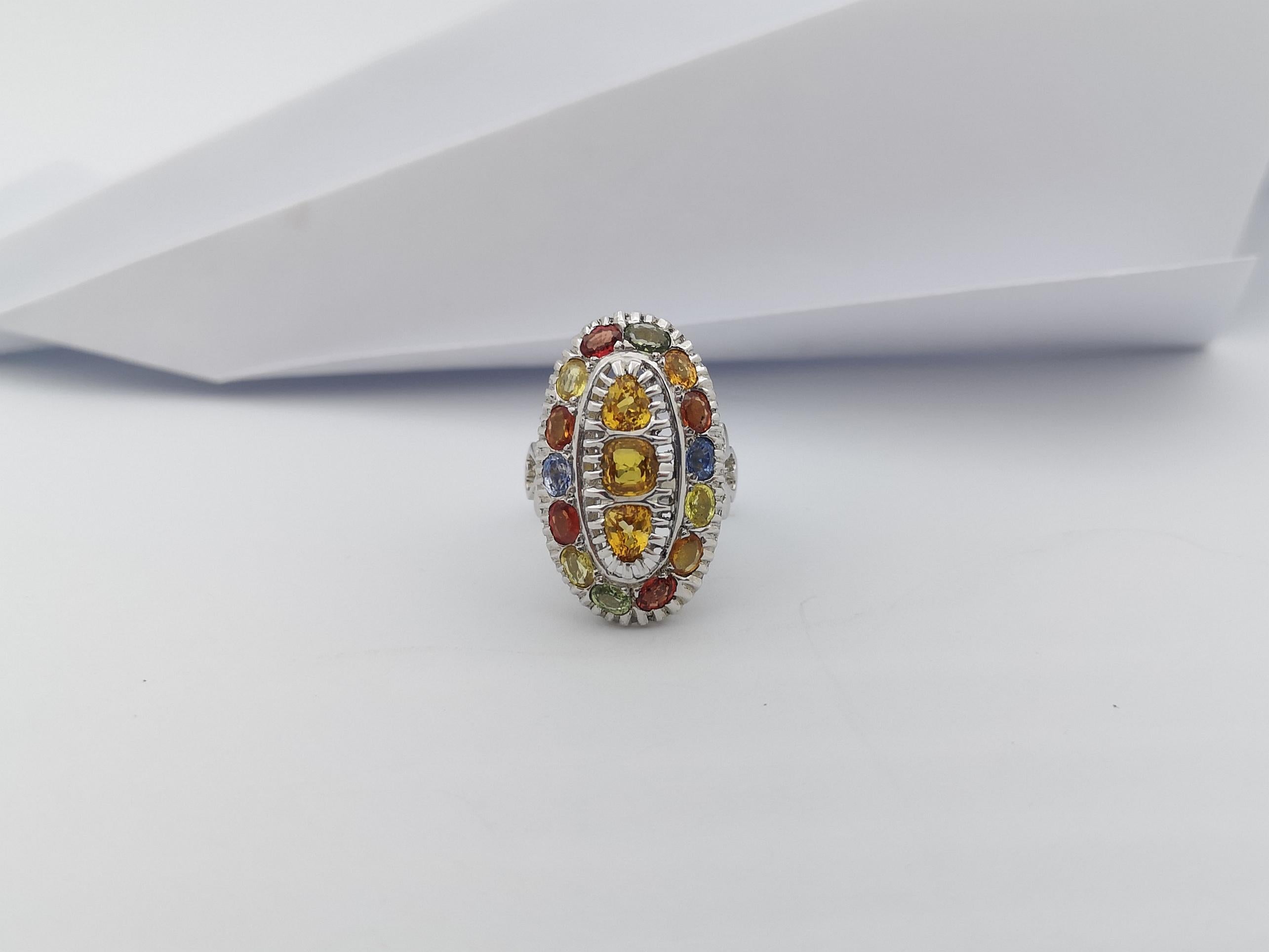Ring mit Regenbogenfarbenem Saphir und kubischem Zirkon in Silberfassung im Angebot 4