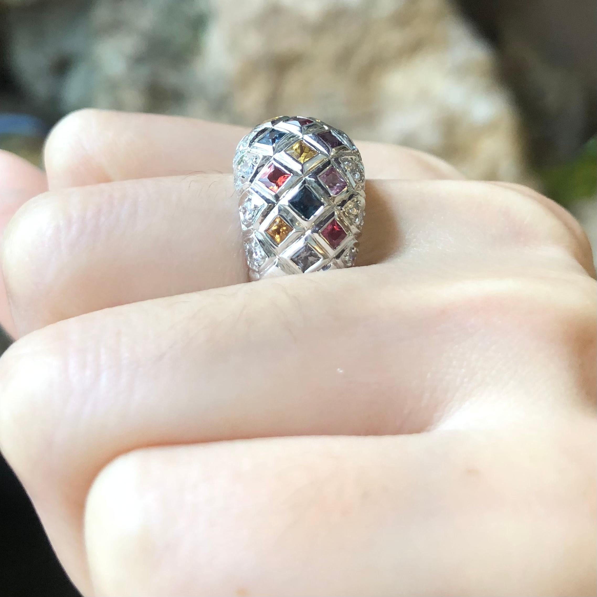 Regenbogenfarbener Saphir  Ring mit kubischem Zirkon in Silberfassungen gefasst im Zustand „Neu“ im Angebot in Dusit, 10