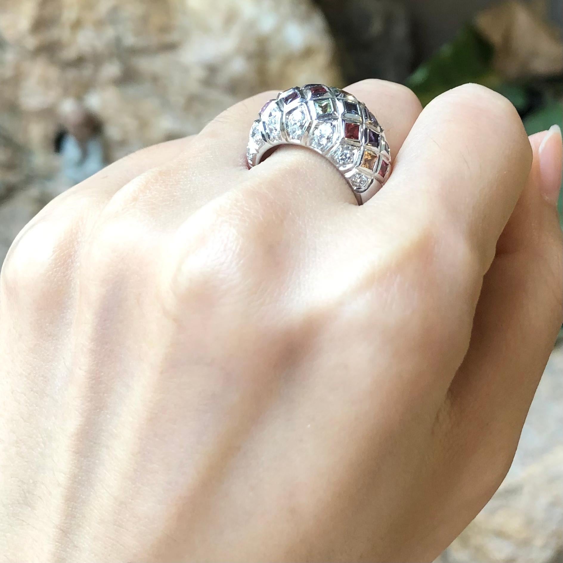 Regenbogenfarbener Saphir  Ring mit kubischem Zirkon in Silberfassungen gefasst Damen im Angebot