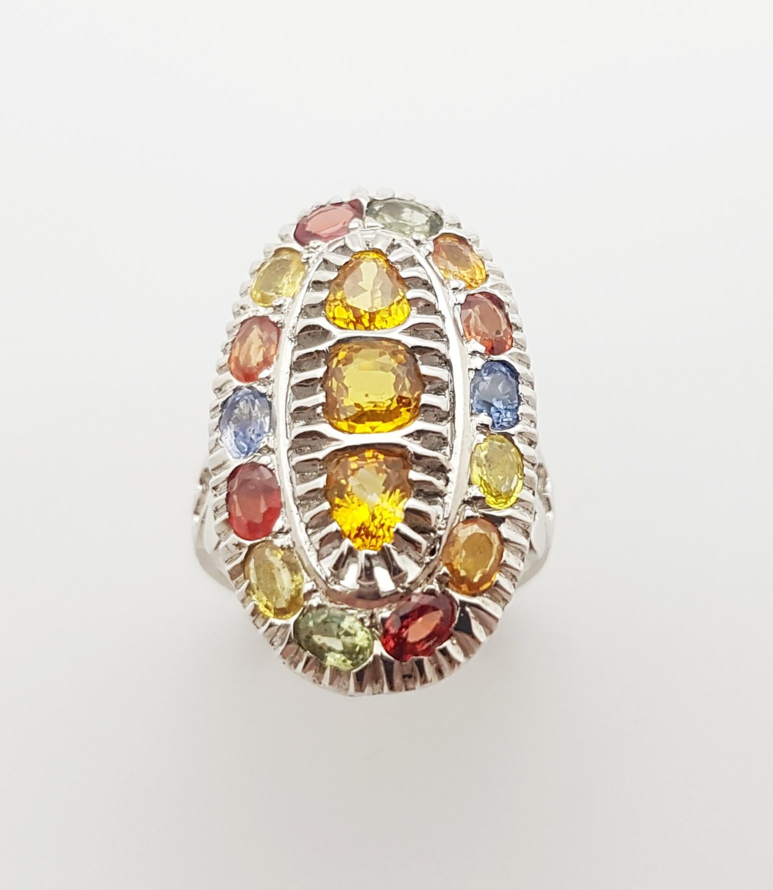 Ring mit Regenbogenfarbenem Saphir und kubischem Zirkon in Silberfassung im Angebot 3