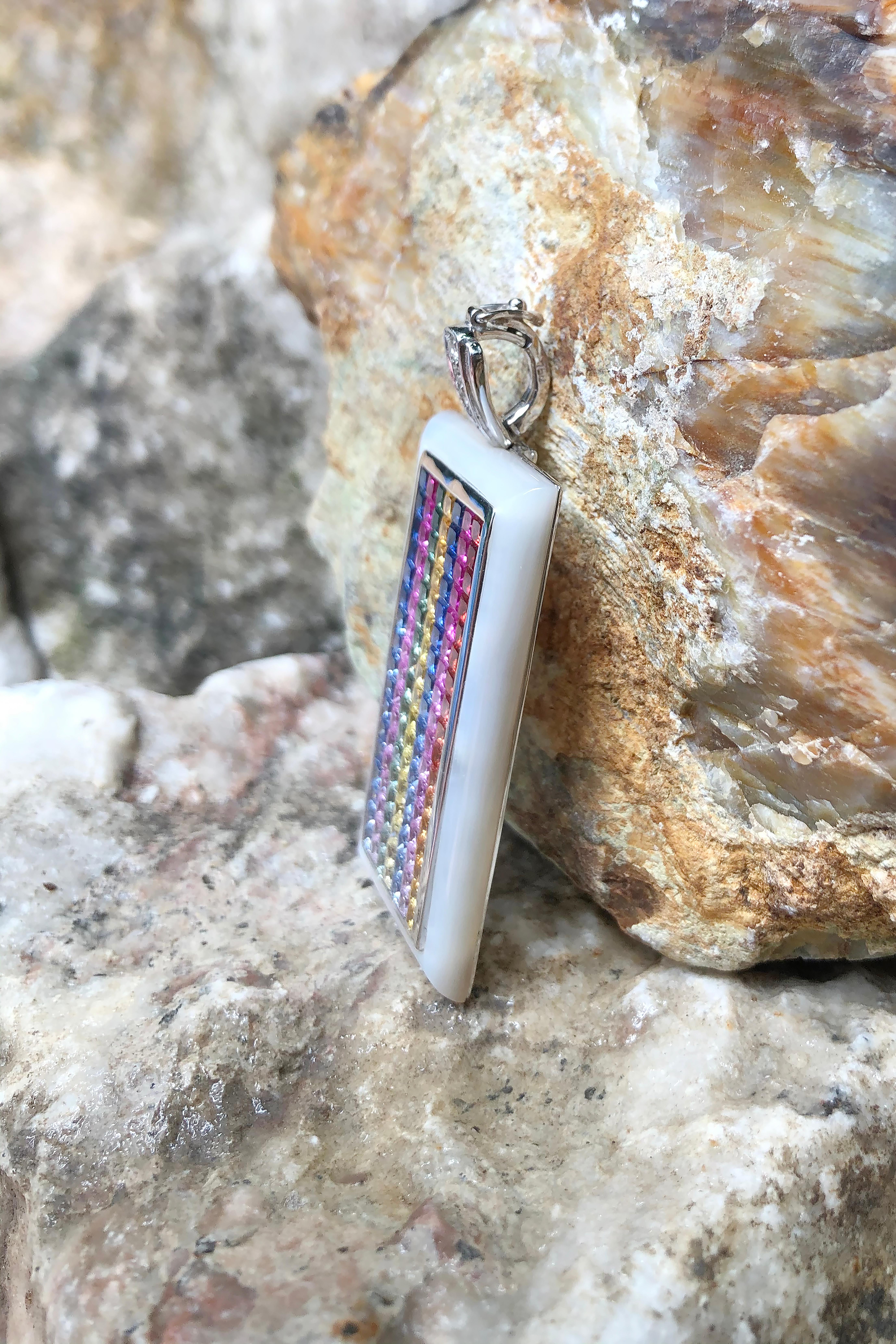 da uomo o donna Zaffiro color arcobaleno e ciondolo con diamante incastonato in oro bianco 18 carati in vendita