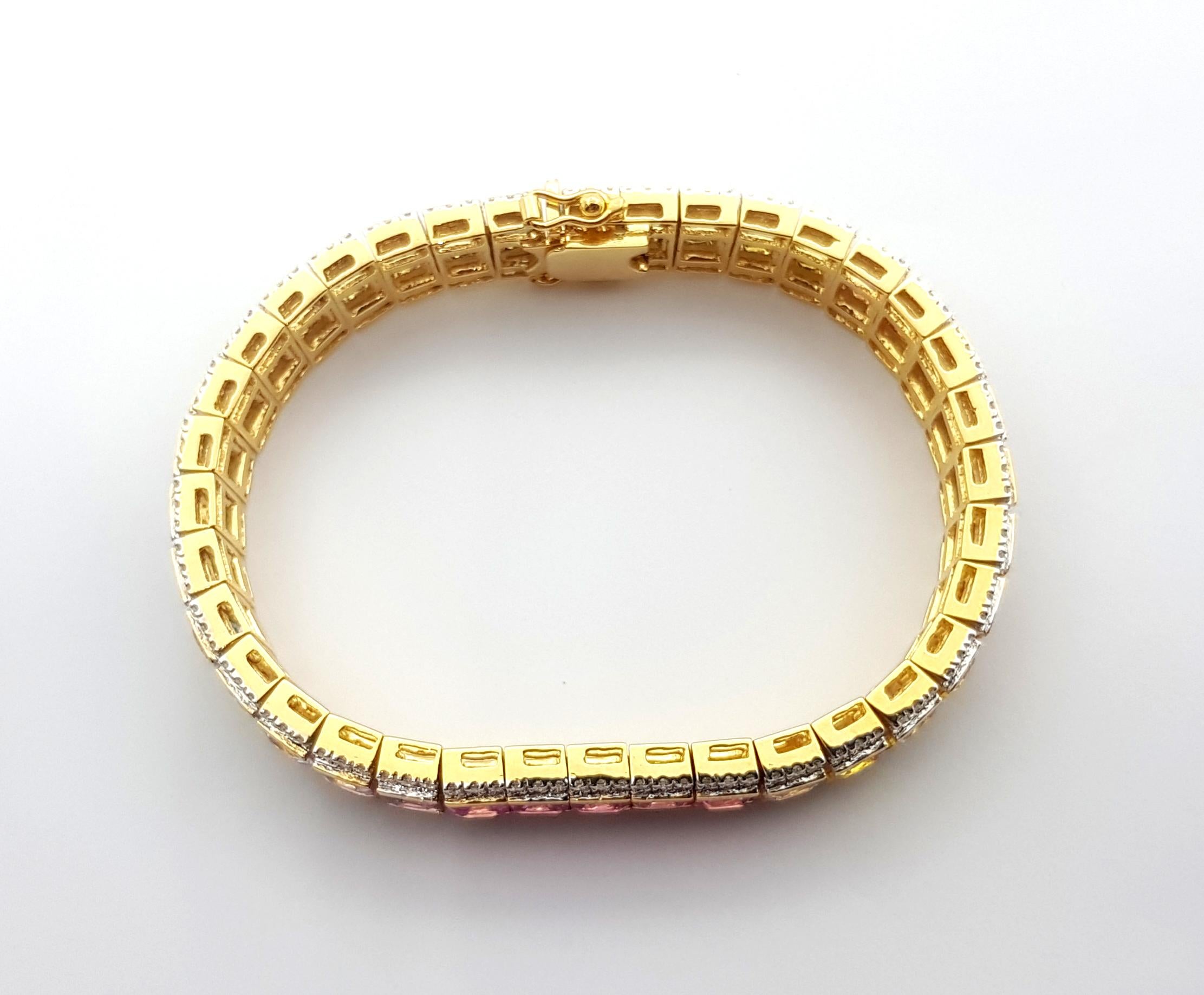 Mehrfarbiger Saphir mit Diamant-Tennisarmband in 18K Goldfassung Damen im Angebot