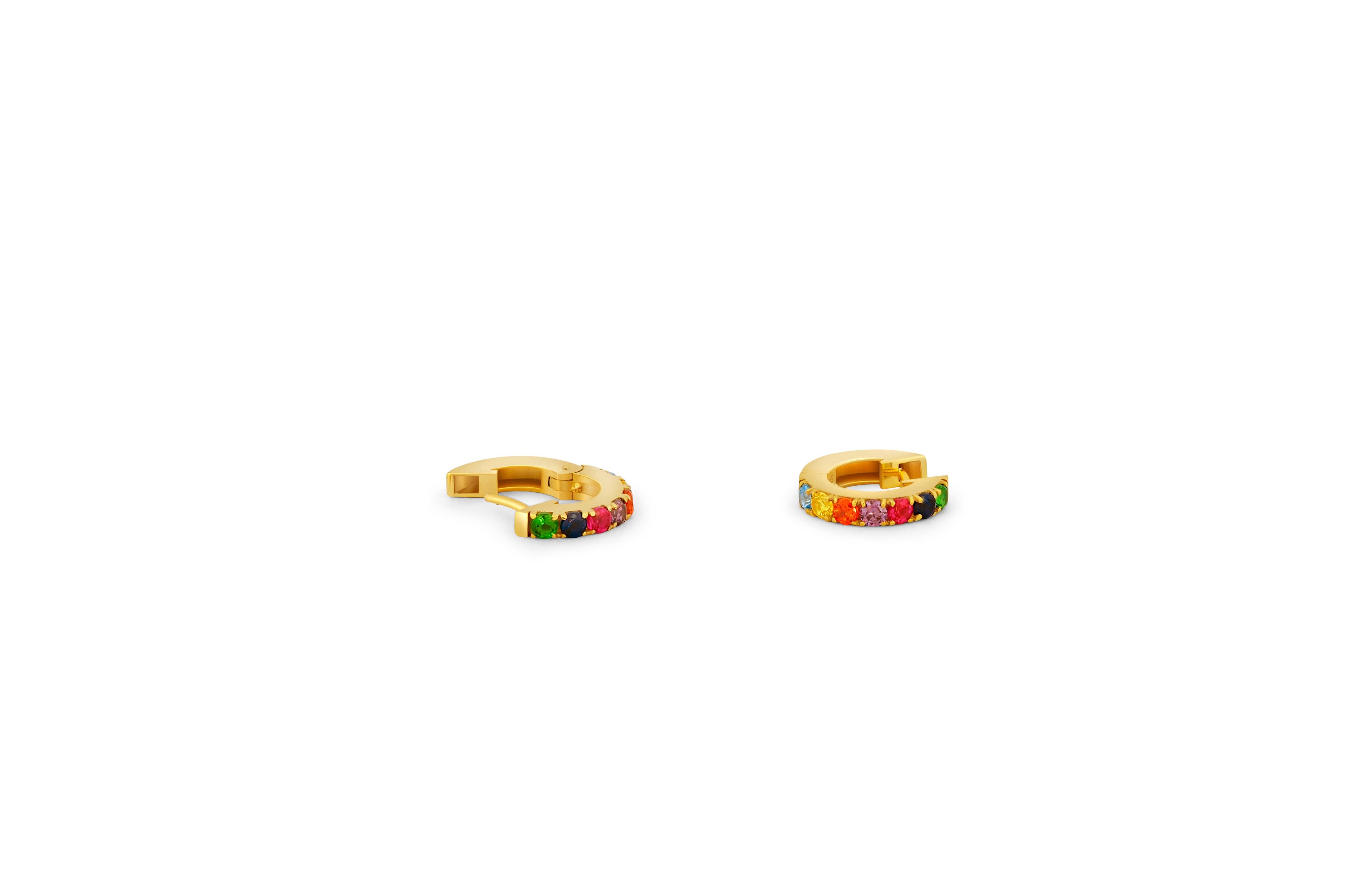 Round Cut  Rainbow Gemstone 14k Gold Huggy Hoop Earrings For Sale
