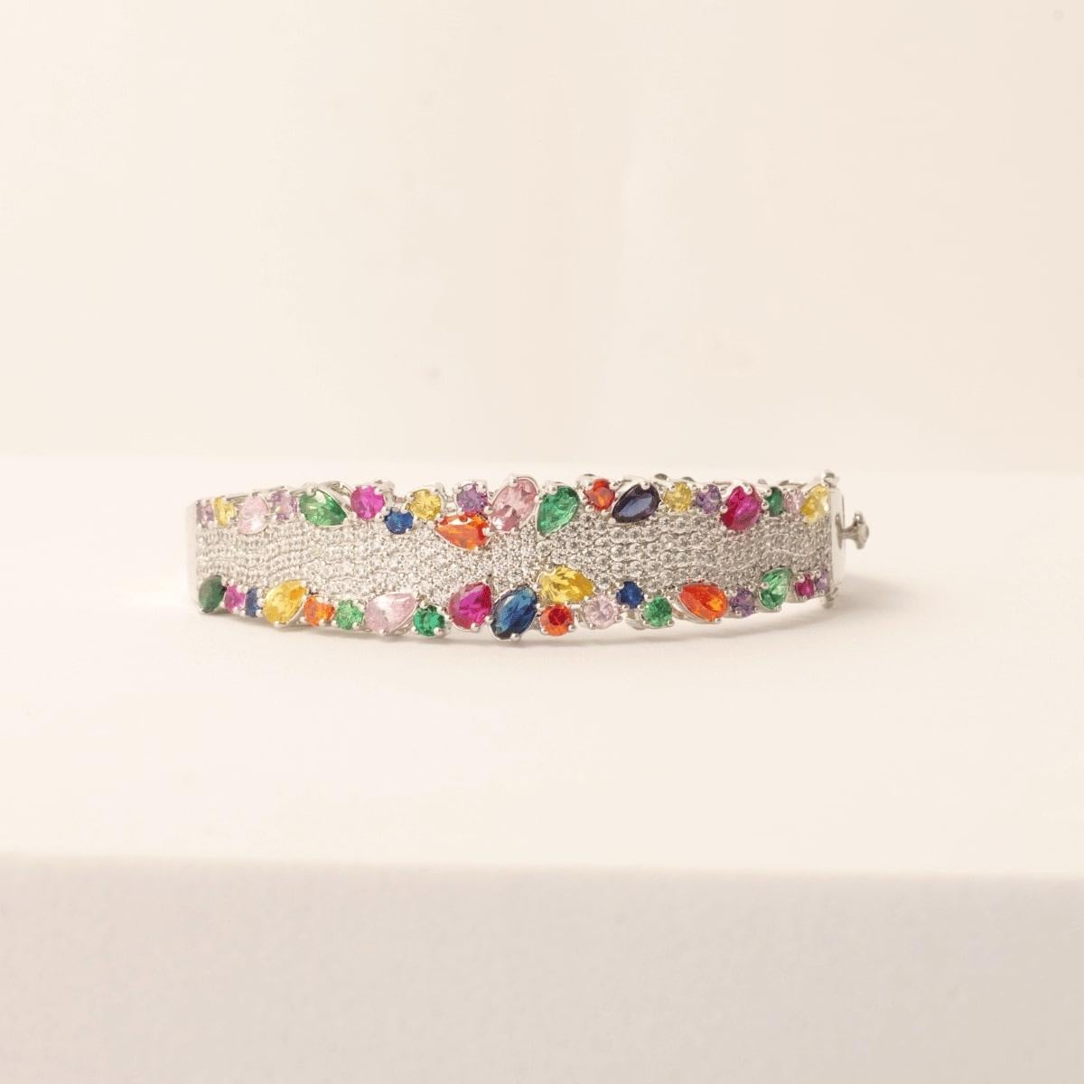 Taille ronde Bracelet cocktail en or massif 14k avec pierres précieuses Rainbow Diamonds (certifié) en vente