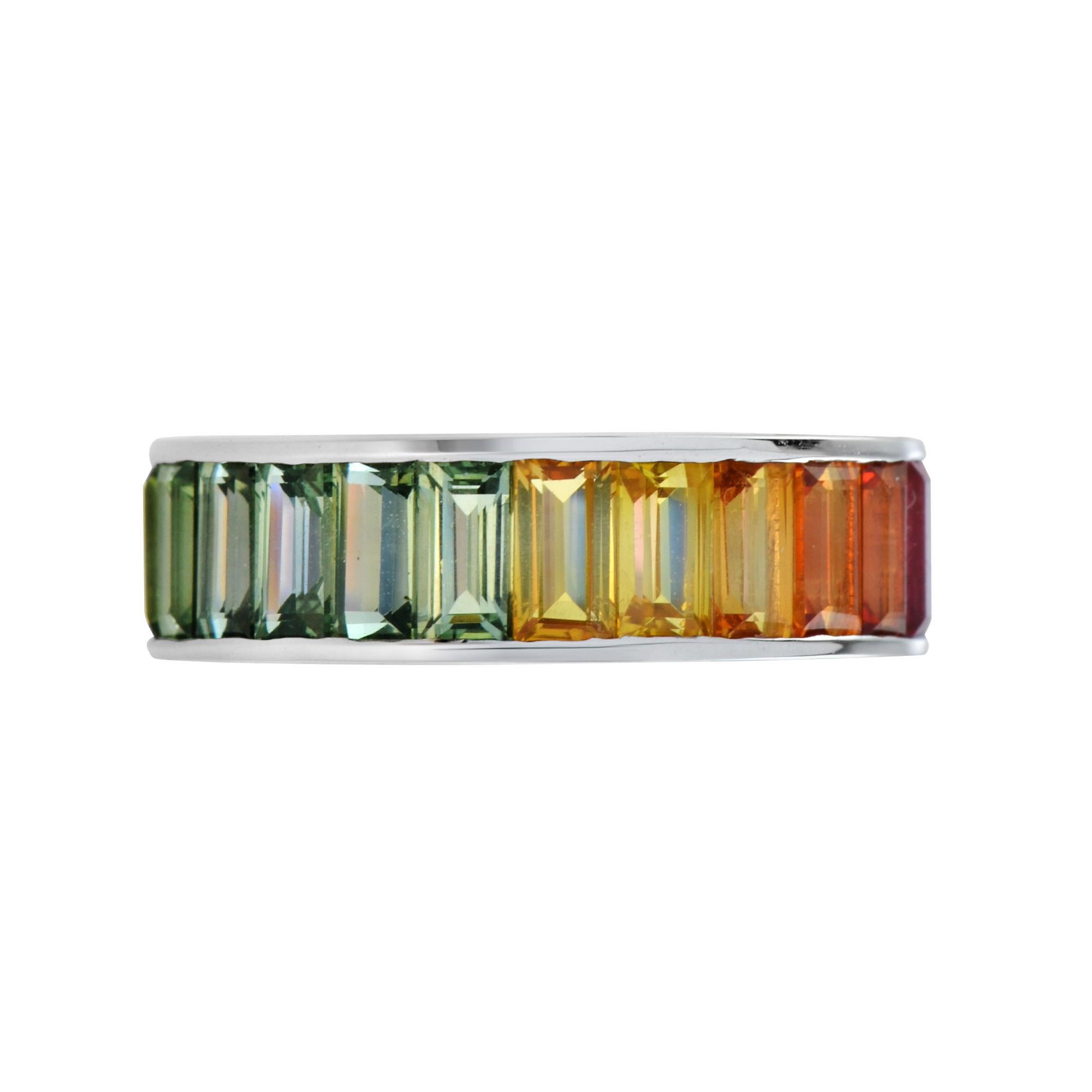 da uomo o donna Rainbow Graduating Multicolor Baguette Sapphires Eternity Band White Gold Ring in vendita