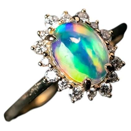 Anillo de compromiso de oro amarillo de 14K con ópalo de fuego mexicano «Rainbow Ice», halo de diamantes