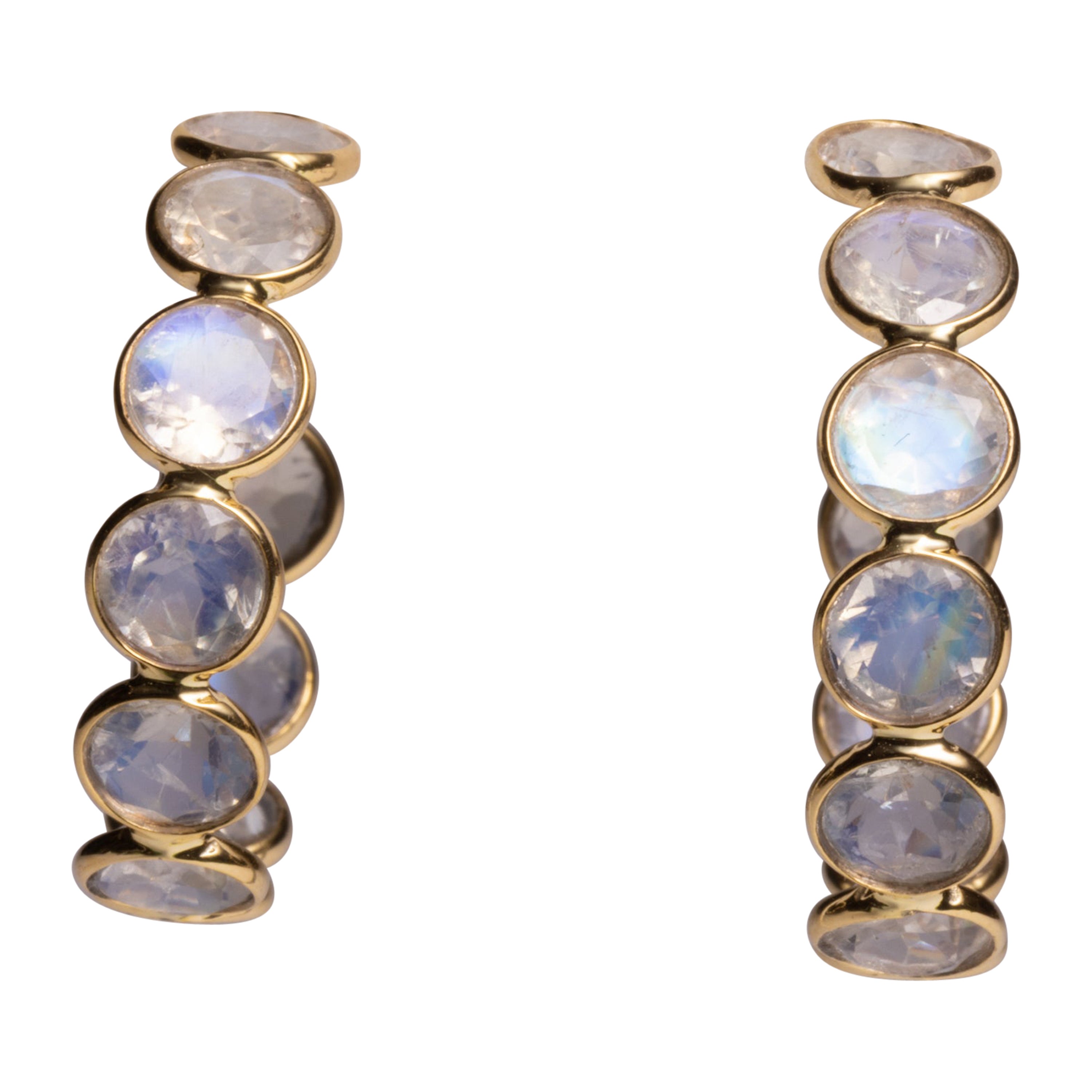 Boucles d'oreilles en or 18K et pierre de lune arc-en-ciel en vente