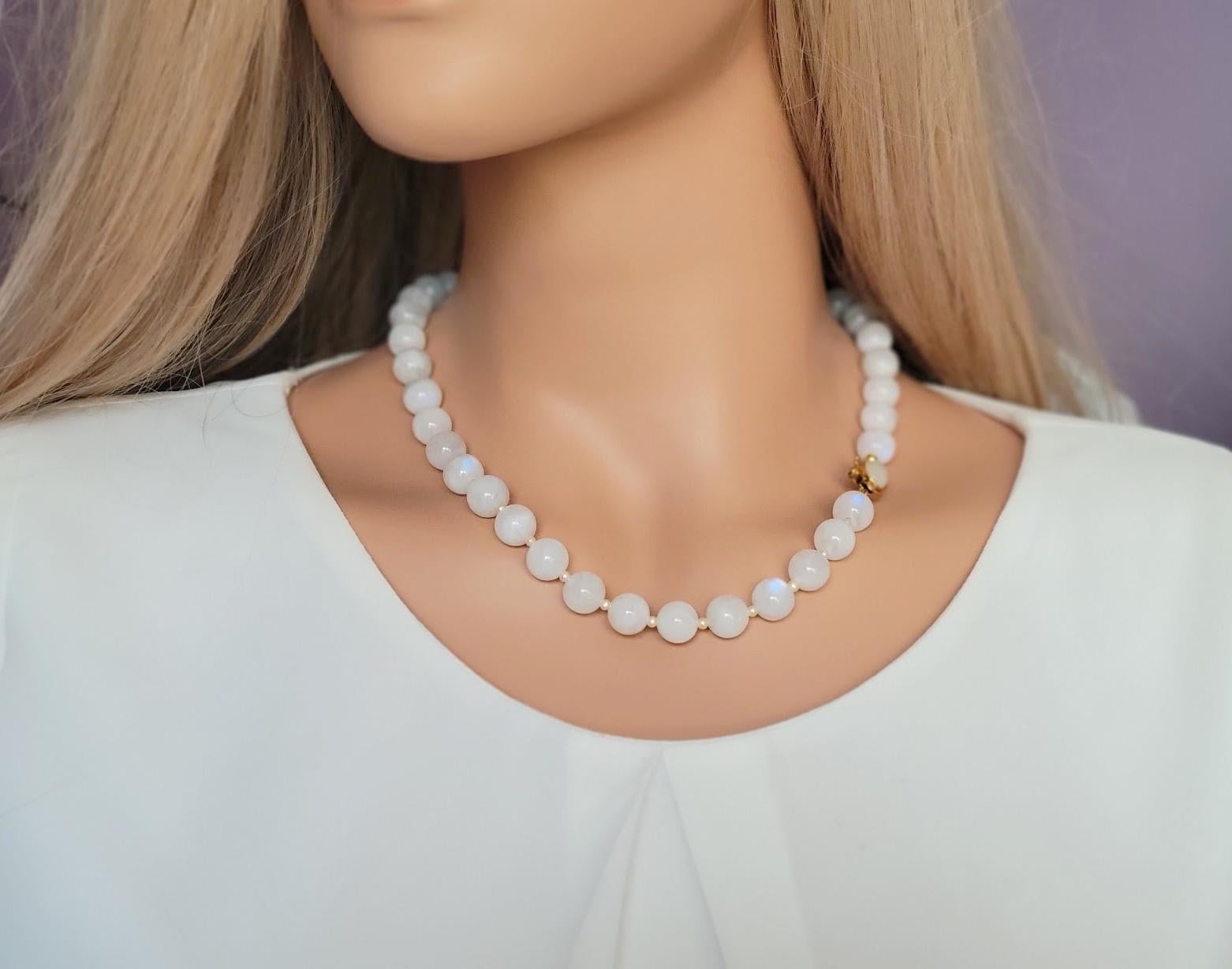 Rainbow Moonstone and Freshwater Pearl Necklace For Sale 2