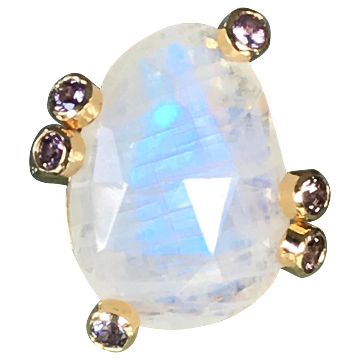 Rainbow Moonstone and Spinel 18 Karat Gold Ring For Sale