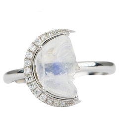 Regenbogen Mondstein geschnitzt Halbmond Mond Gesicht Diamant Halo 14K Gold Ring