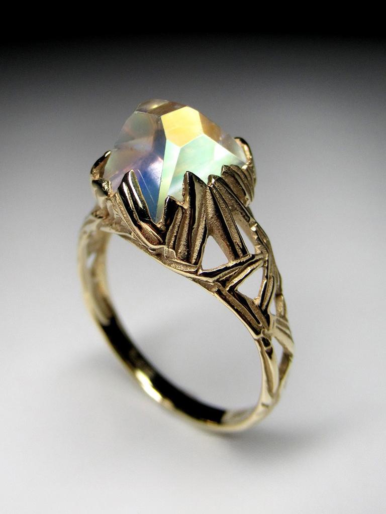 Mixed Cut Rainbow Moonstone Gold Ring Healing Energy Unusual Stone Engagement ring For Sale