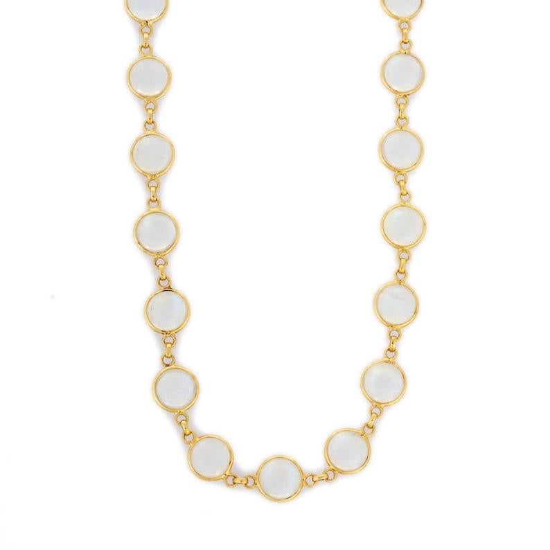 Round Cut Rainbow Moonstone Necklace in 18k Yellow Gold For Sale