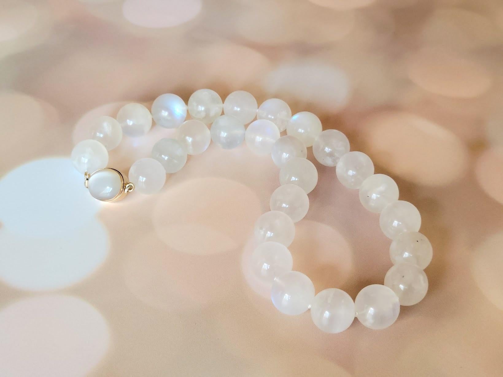 Rainbow Moonstone Necklace with Gold Clasp In New Condition In Chesterland, OH