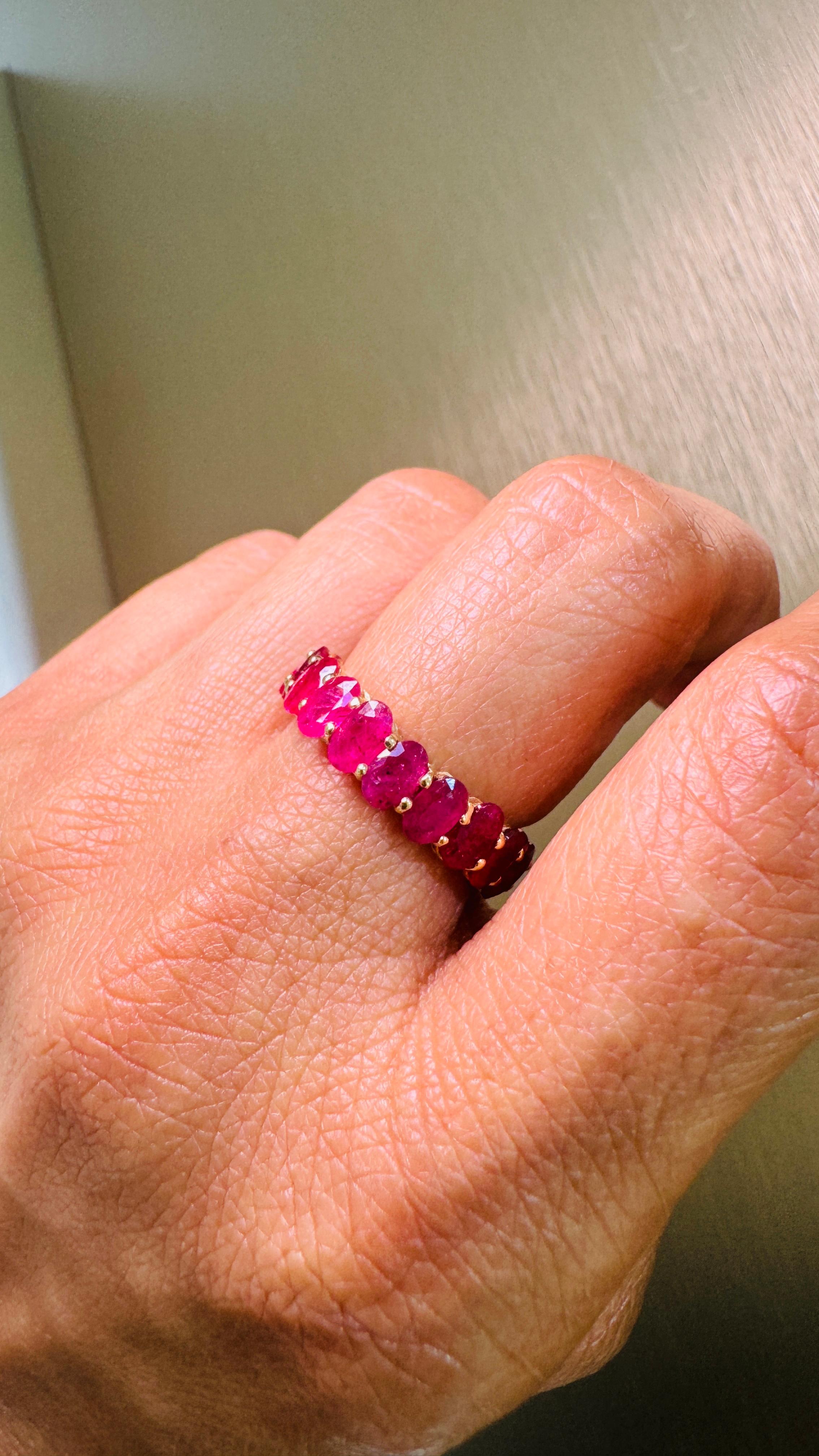 Contemporain Bague ovale en or jaune 18K avec rubis en vente