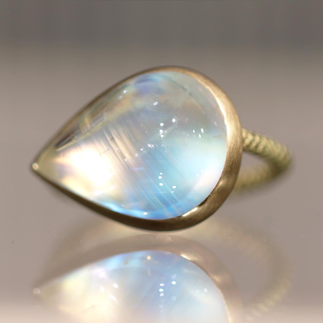 Rainbow Moonstone Pear Cabochon 22K Gold One of a Kind Ring, Talkative 2024 For Sale 2