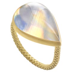 Anillo único de oro de 22 quilates con cabujón de pera de piedra lunar arco iris, Talkative 2024