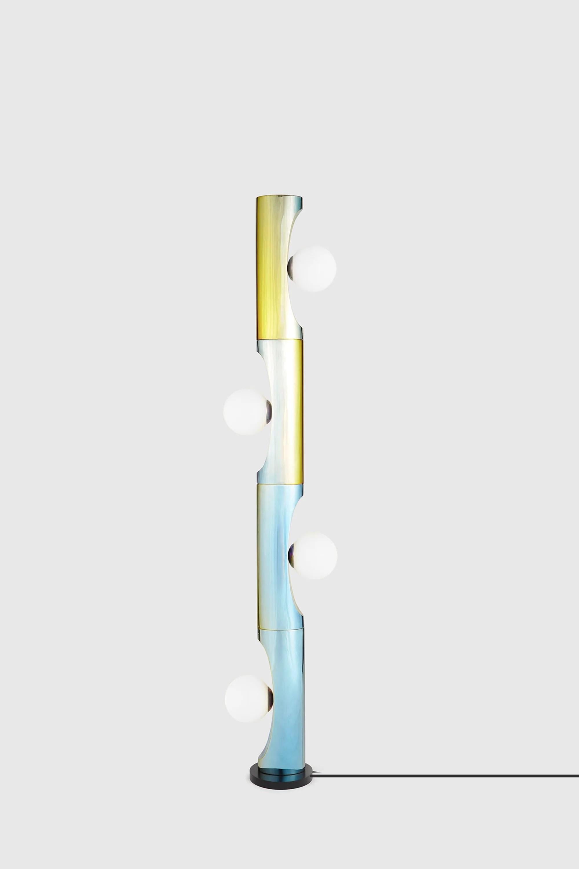 Lámpara de pie Rainbow Notch by Hatsu
Dimensiones: A 33,6 x A 185 cm
Materiales: Acero chapado, cristal opalino.

Disponible en colores arco iris, negro u oro rosa. Póngase en contacto con nosotros.

Todas nuestras lámparas pueden cablearse según