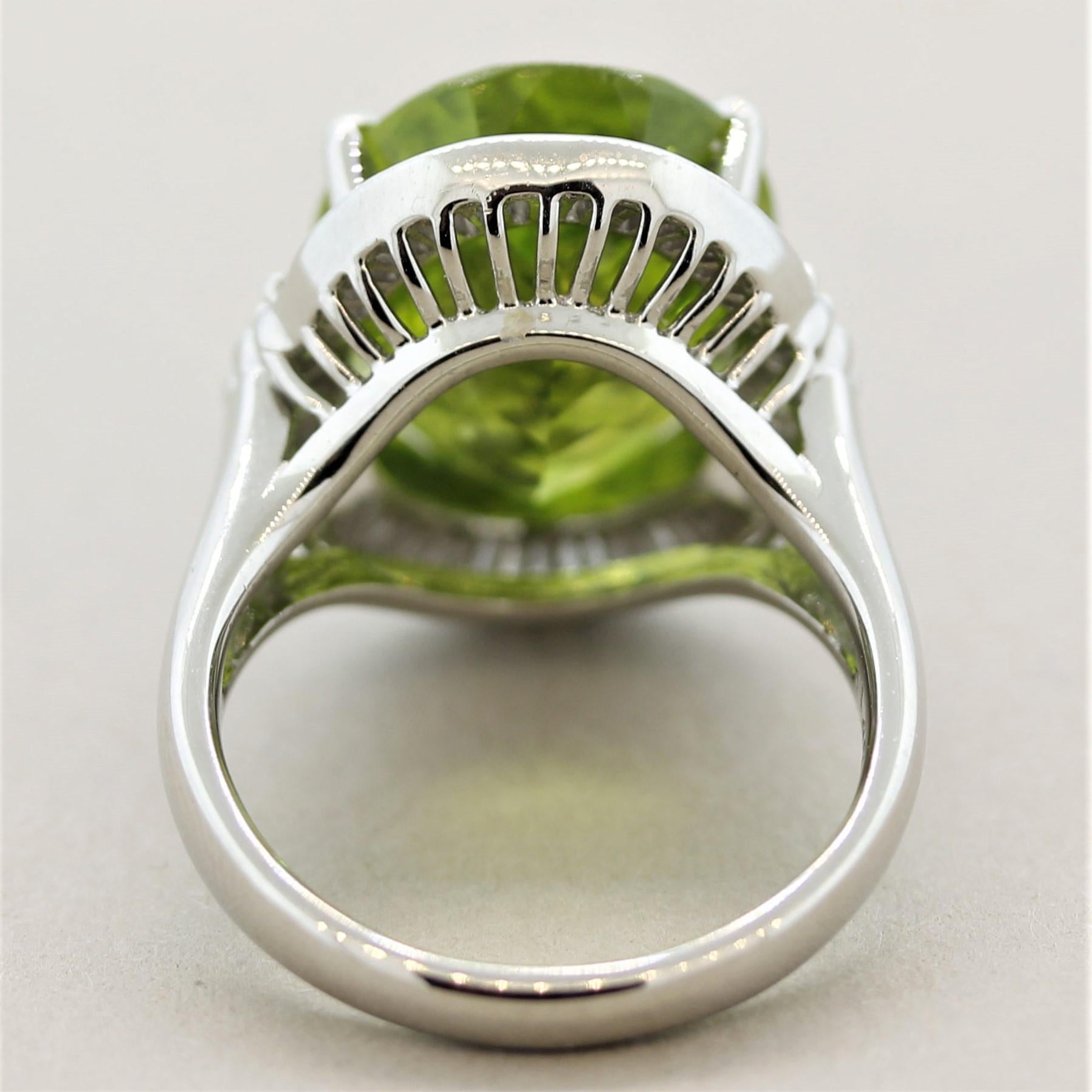 “Rainbow” Peridot Diamond Platinum Cocktail Ring In New Condition In Beverly Hills, CA