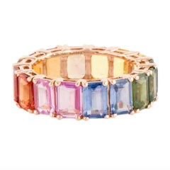 Achteckiger Eternity-Ring aus 14 Karat Gold mit Regenbogen-Saphir