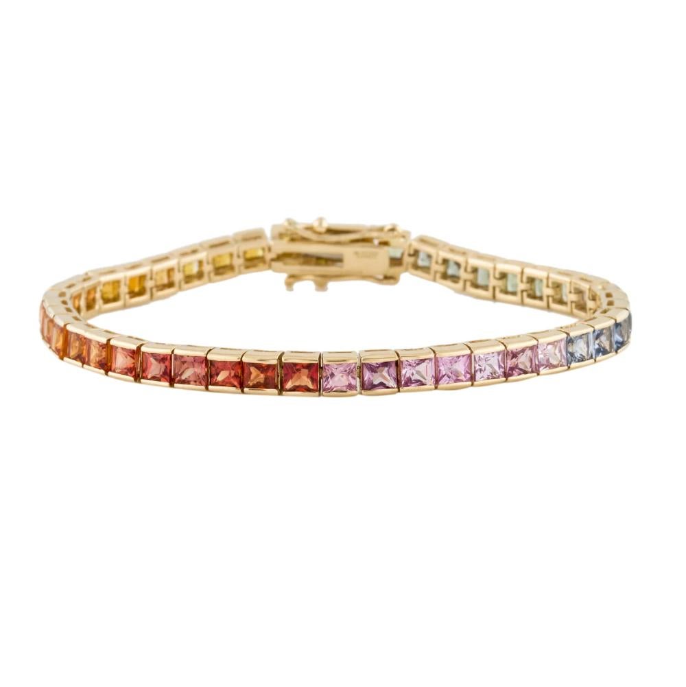 Armband mit Regenbogen-Saphir im Prinzessinnenschliff aus 14 Karat Gold (Carréschliff) im Angebot