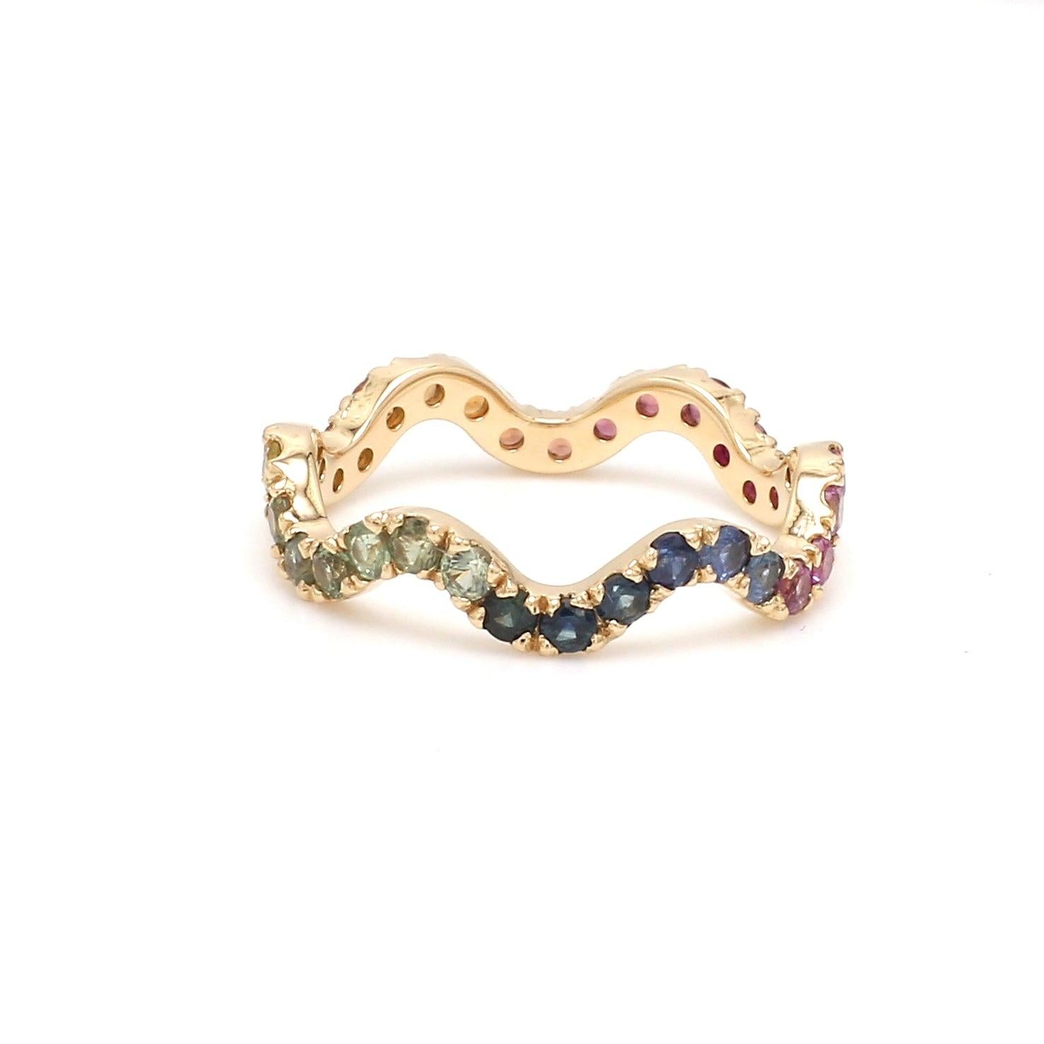 Rainbow Sapphire Wave Gold Ring in 18k In New Condition In jaipur, IN
