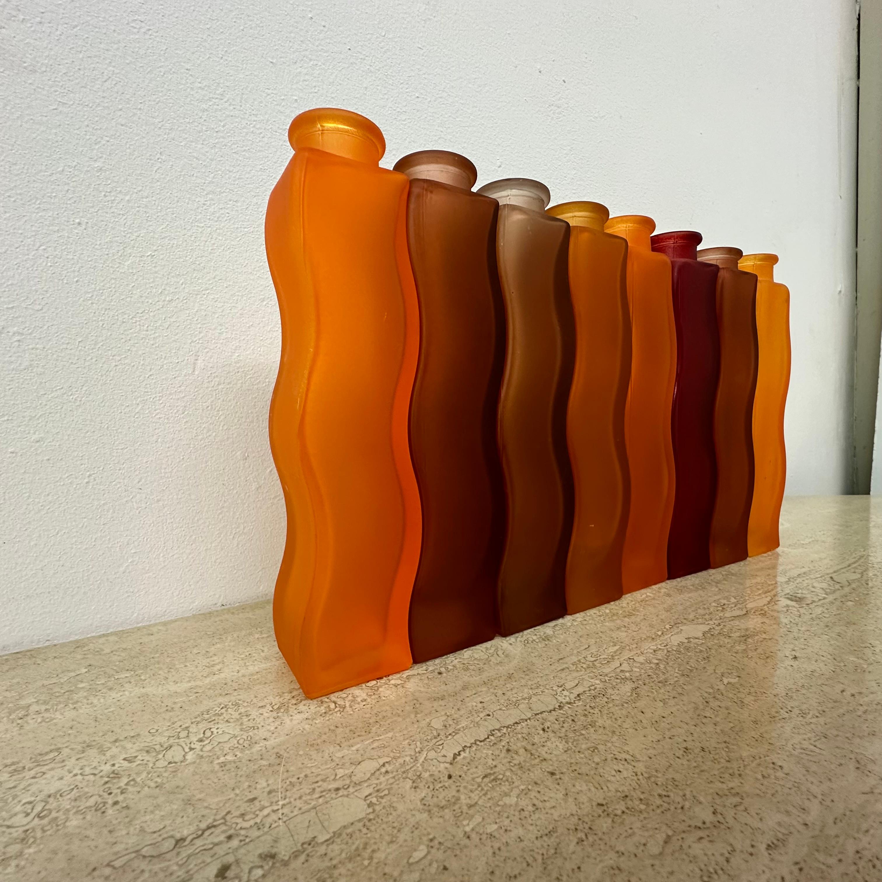 Mid-Century moderno Set di 8 vasi vintage Ikea Wave Squiggle Skämt, anni '90