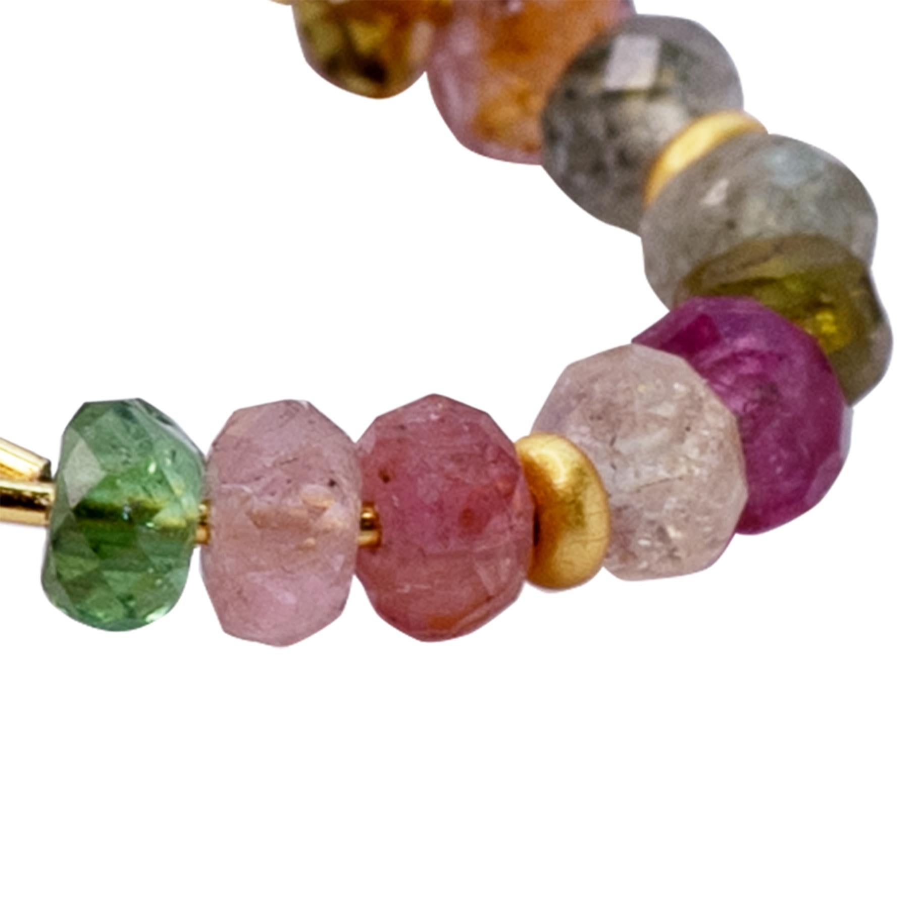 Boucle d'oreille demi-lune en or 14K avec tourmaline arc-en-ciel - By Bombyx House Pour femmes en vente