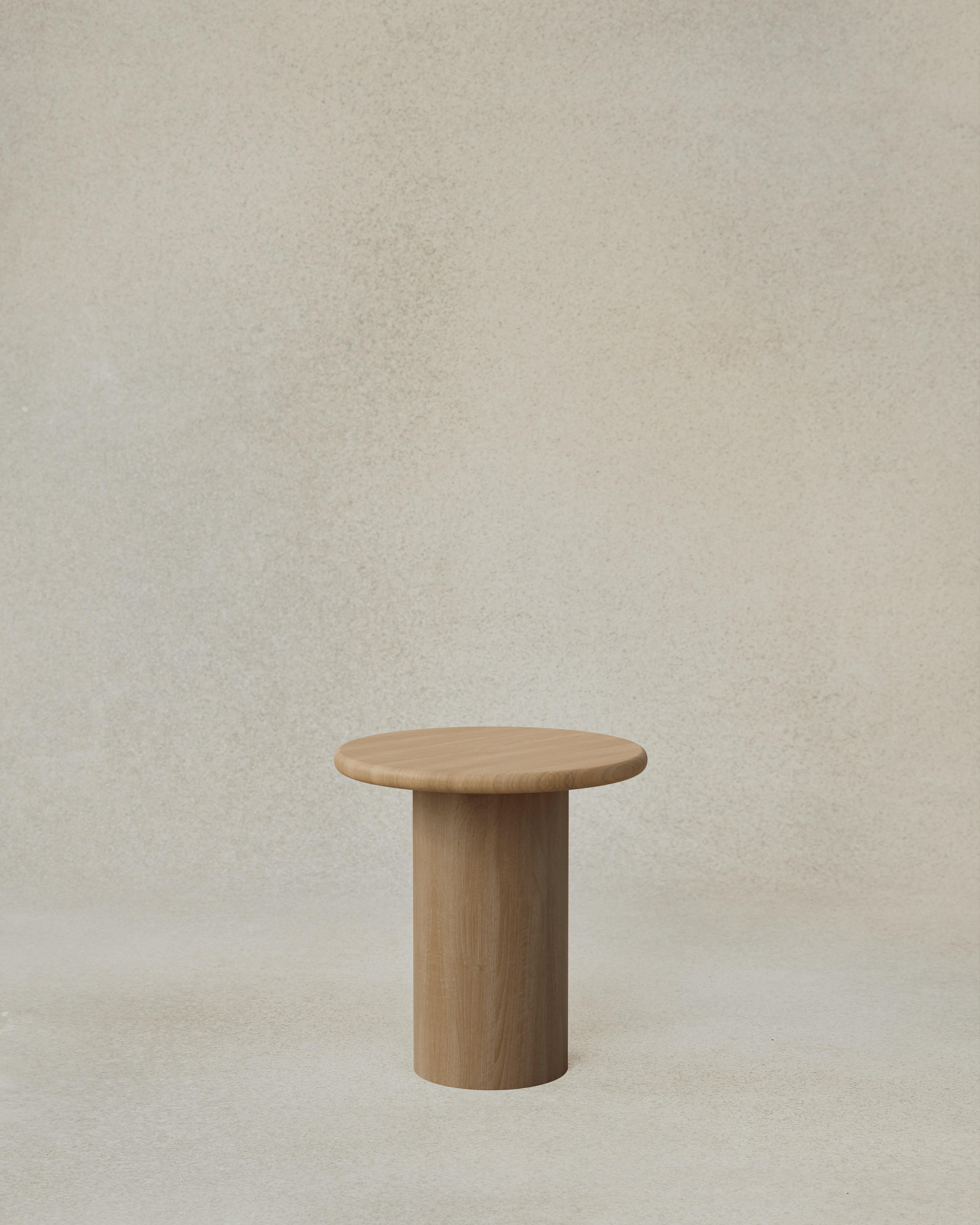 The Raindrop 400 is the second to smallest side table, perfect to pair with a 800 or 1000 Raindrop, and now available in a range of finishes to suit any interior or style. The raindrops nestle together to form a cascading series of tables in height