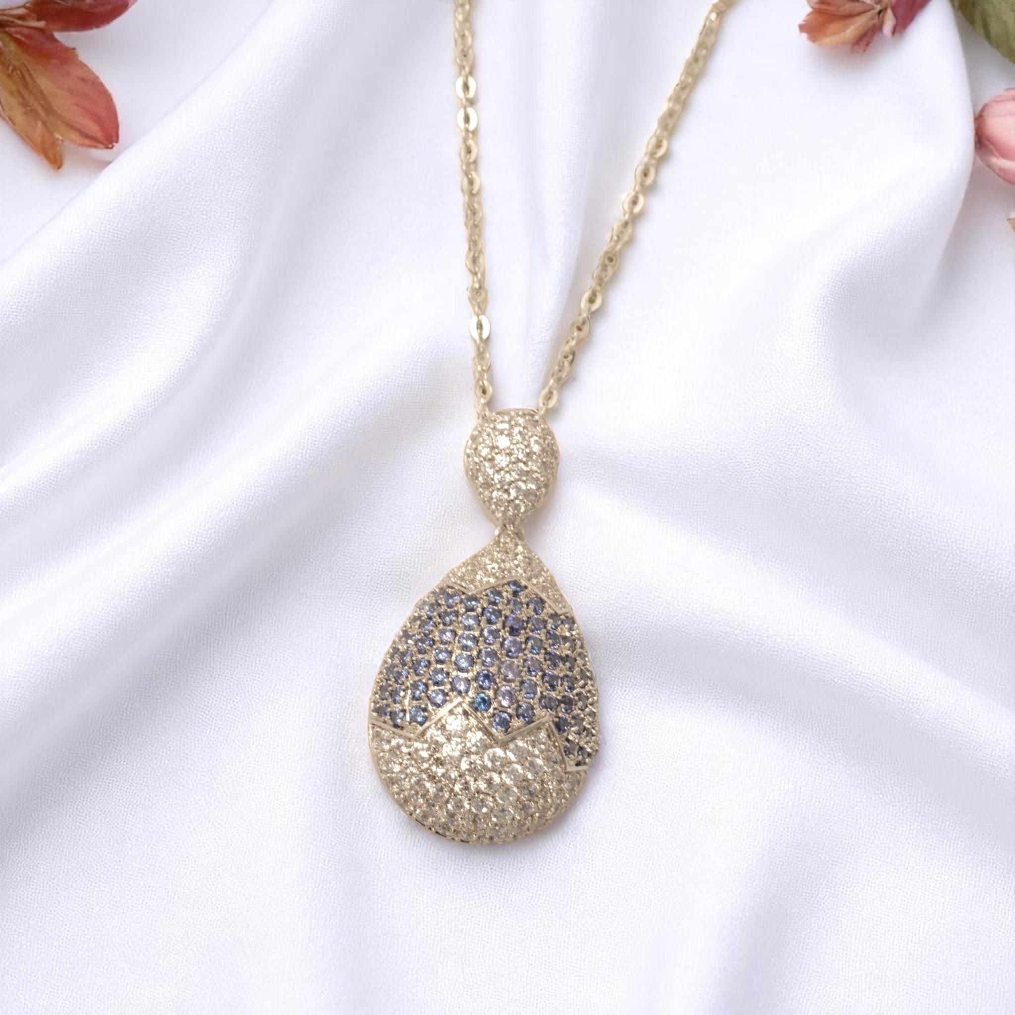 Taille ronde Collier pendentif RainDrop en or massif 14K (certifié) en vente