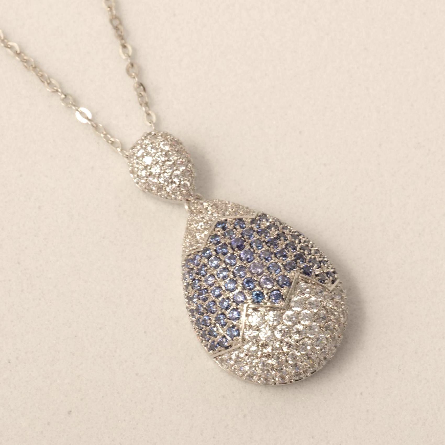 Collier pendentif RainDrop en or massif 14K (certifié) Neuf - En vente à New Delhi, DL