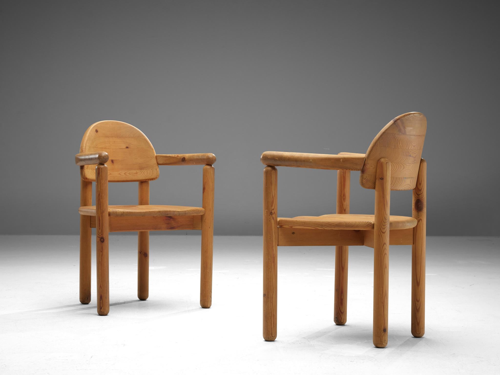 Rainer Daumiller for Hirtshals Savvaerk, armchairs, pine, Denmark, 1970s.

Beautiful set of organic and natural armchairs in solid pine. A simplistic design with a round seating and attention for the natural expression and grain of the wood. These
