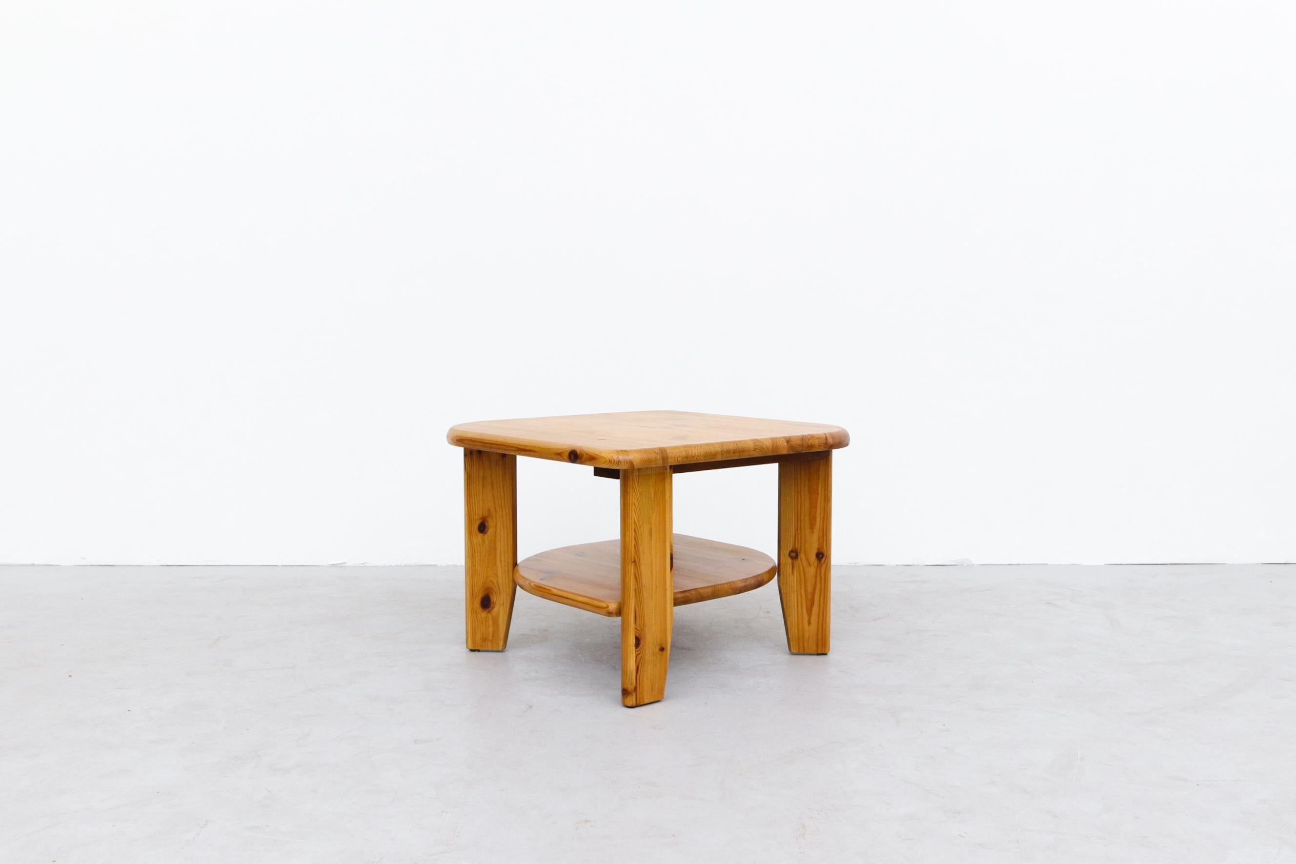 Mid-Century Modern Table d'appoint Attr de Rainer Daumiller en pin naturel à feuilles asymétriques en vente
