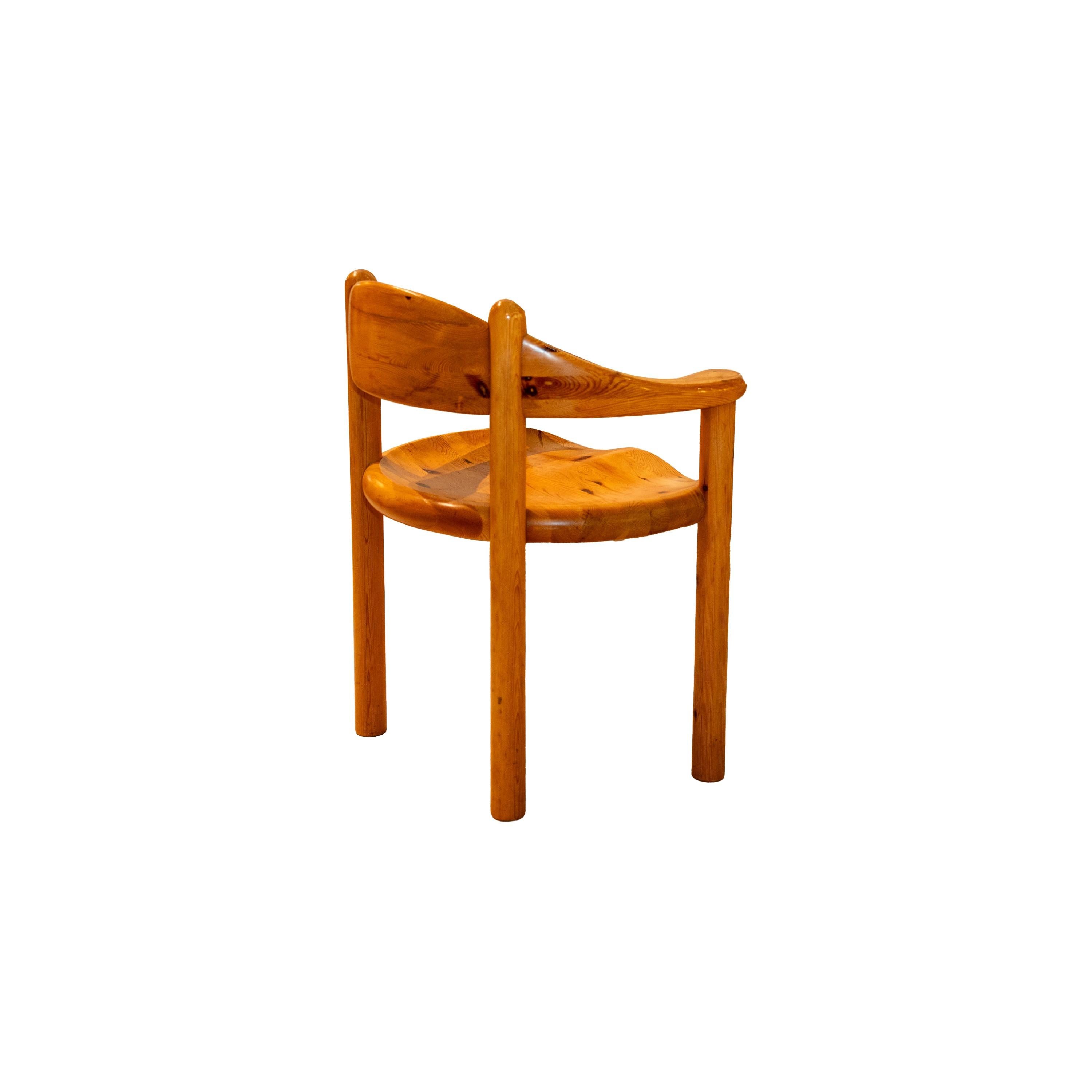 Danois Chaise de salle à manger Rainer Daumiller en pin massif sculpté en vente