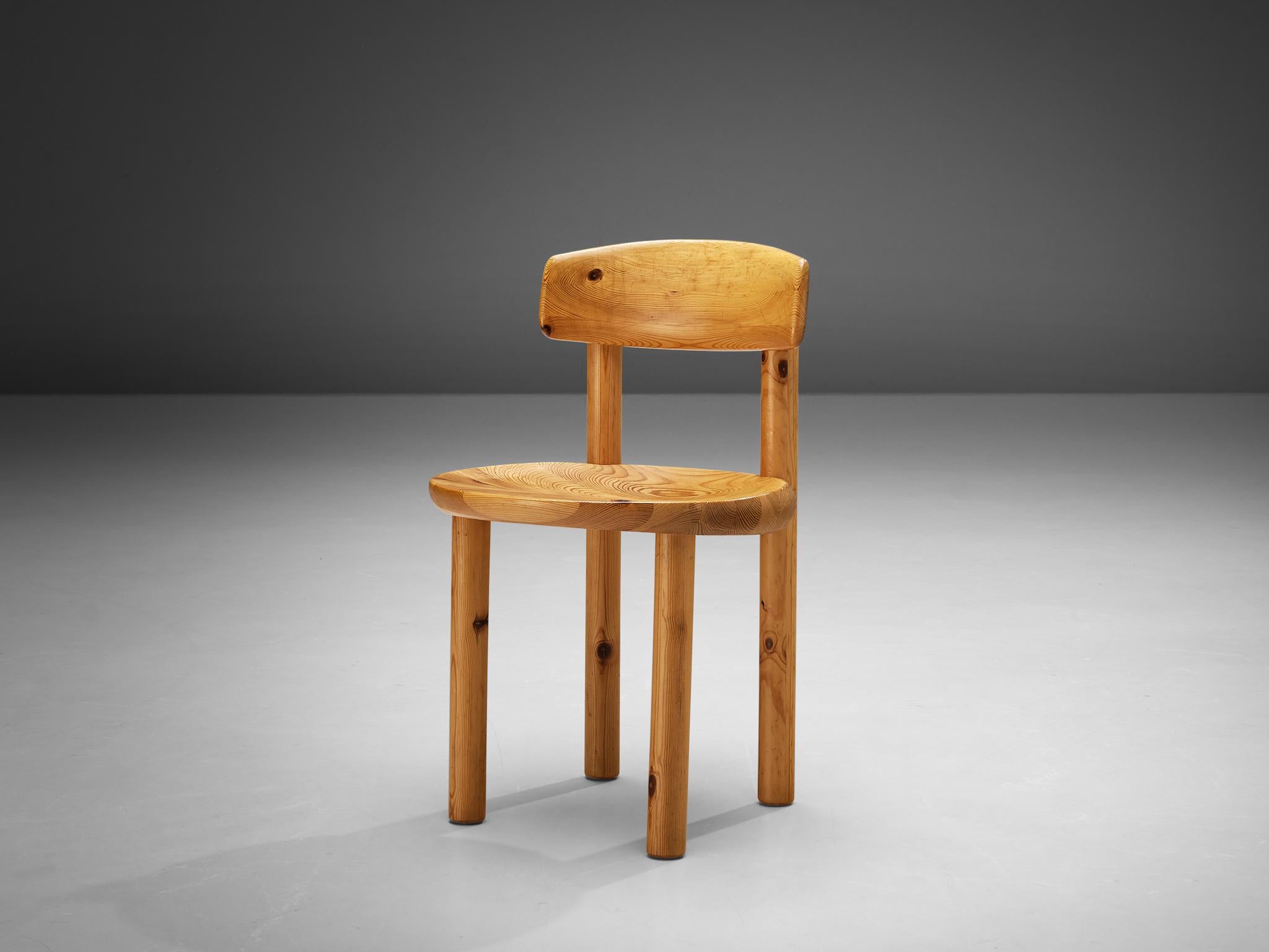 Rainer Daumiller for Hirtshals Savvaerk, dining chair, pine, Denmark, 1970s

Beautiful, organic and natural dining chair in solid pine designed by Rainer Daumiller. A simplistic design with a round seating and attention for the natural expression