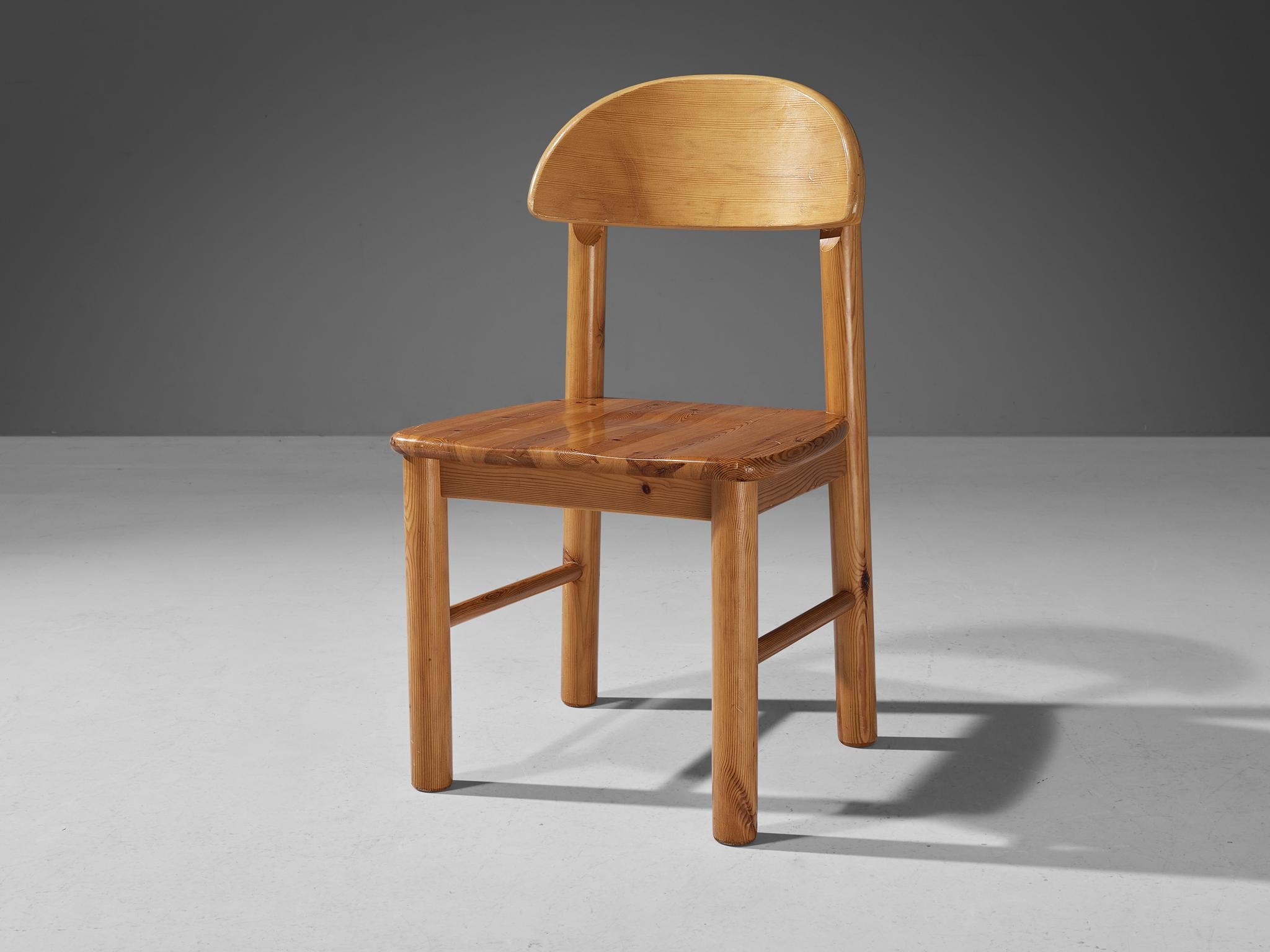 Rainer Daumiller for Hirtshals Sawmill, dining chair, pine, Denmark, 1970s

Beautiful, organic and natural dining chair in solid pine designed by Rainer Daumiller. A simplistic design with a round seating and attention for the natural expression and