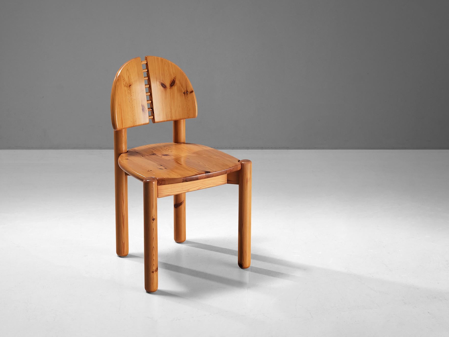 Rainer Daumiller for Hirtshals Savvaerk, dining chair, pine, Denmark, 1970s.

Beautiful organic and natural looking chair in solid pine. A simplistic design with a large seating and attention for the natural expression and grain of the wood. These