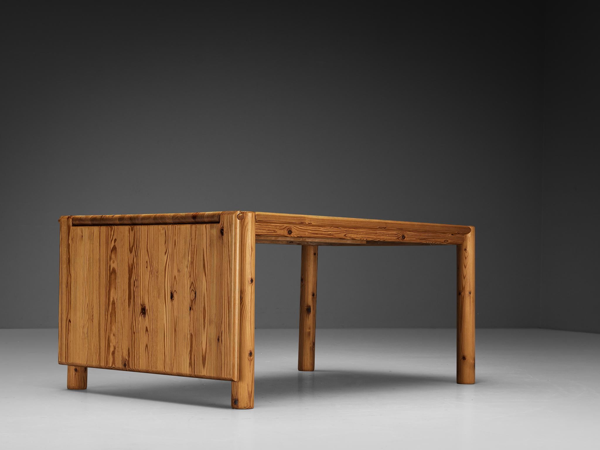 Rainer Daumiller Extendable Drop-Leaf Dining Table in Solid Pine In Good Condition For Sale In Waalwijk, NL