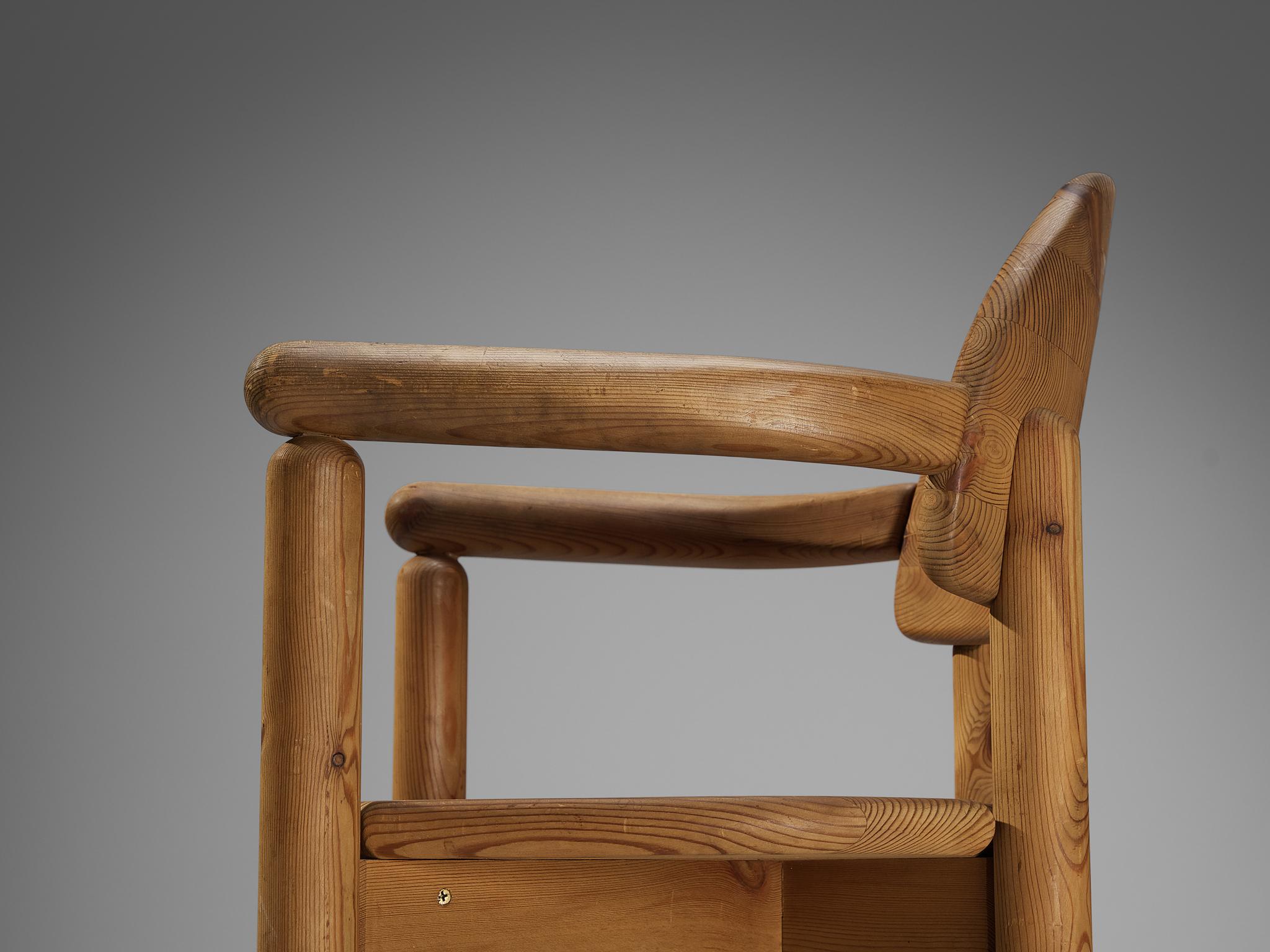 Paire de fauteuils Rainer Daumiller en pin Bon état - En vente à Waalwijk, NL