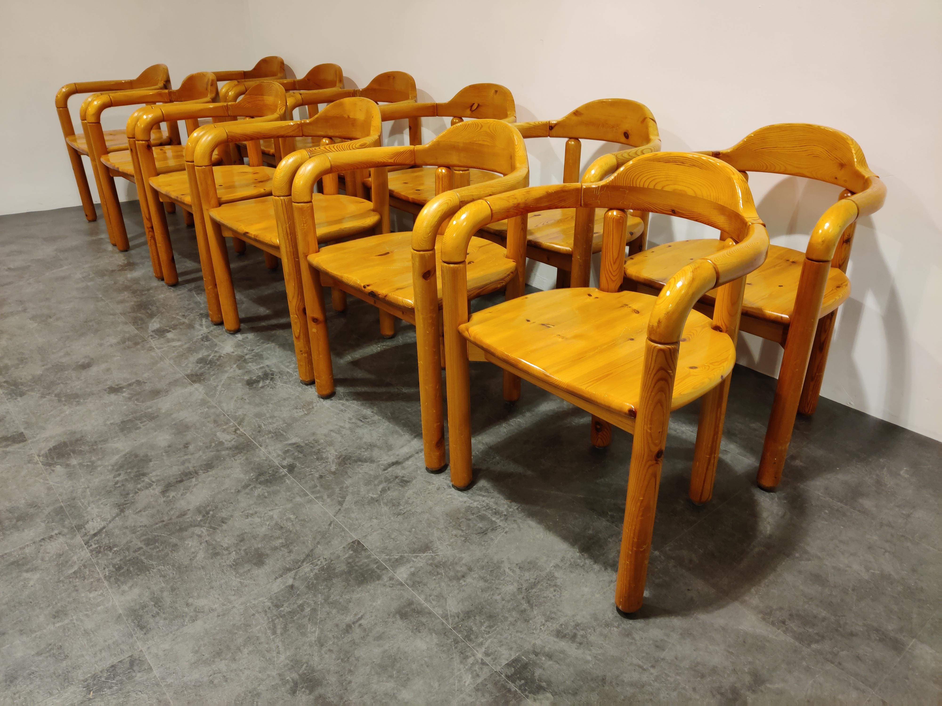 Set of 6 (6 others where sold) Scandinavian solid pine wood dining chairs by Rainer Daumilier for Hirtshals Savvaerk

Notice the way the armrest is attached to the front legs.

Beautiful timeless design.

Condition:
- Normal signs of wear on the