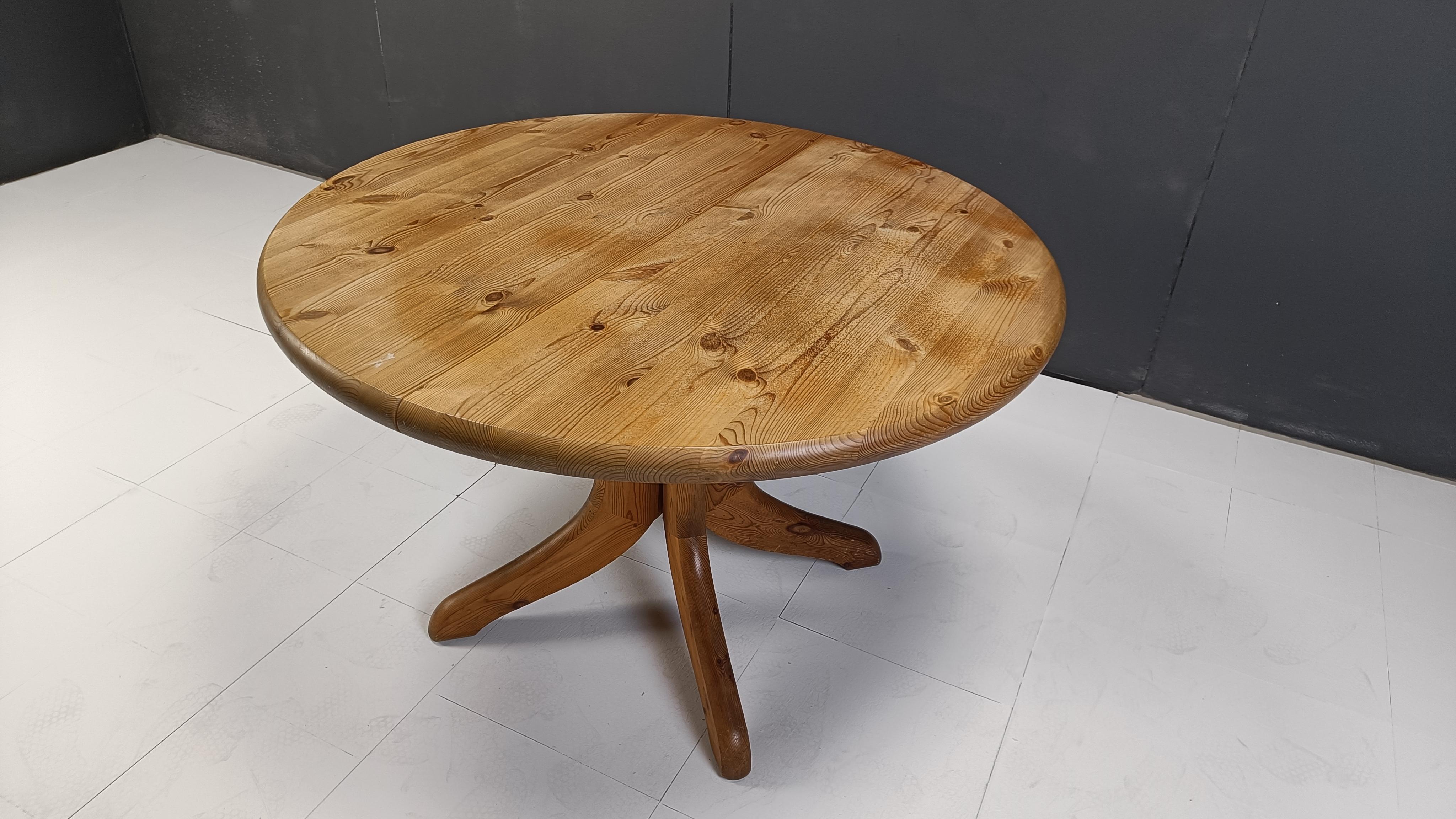 Table de salle à manger ronde Rainer Daumiller en bois de pin, 1970 en vente 2